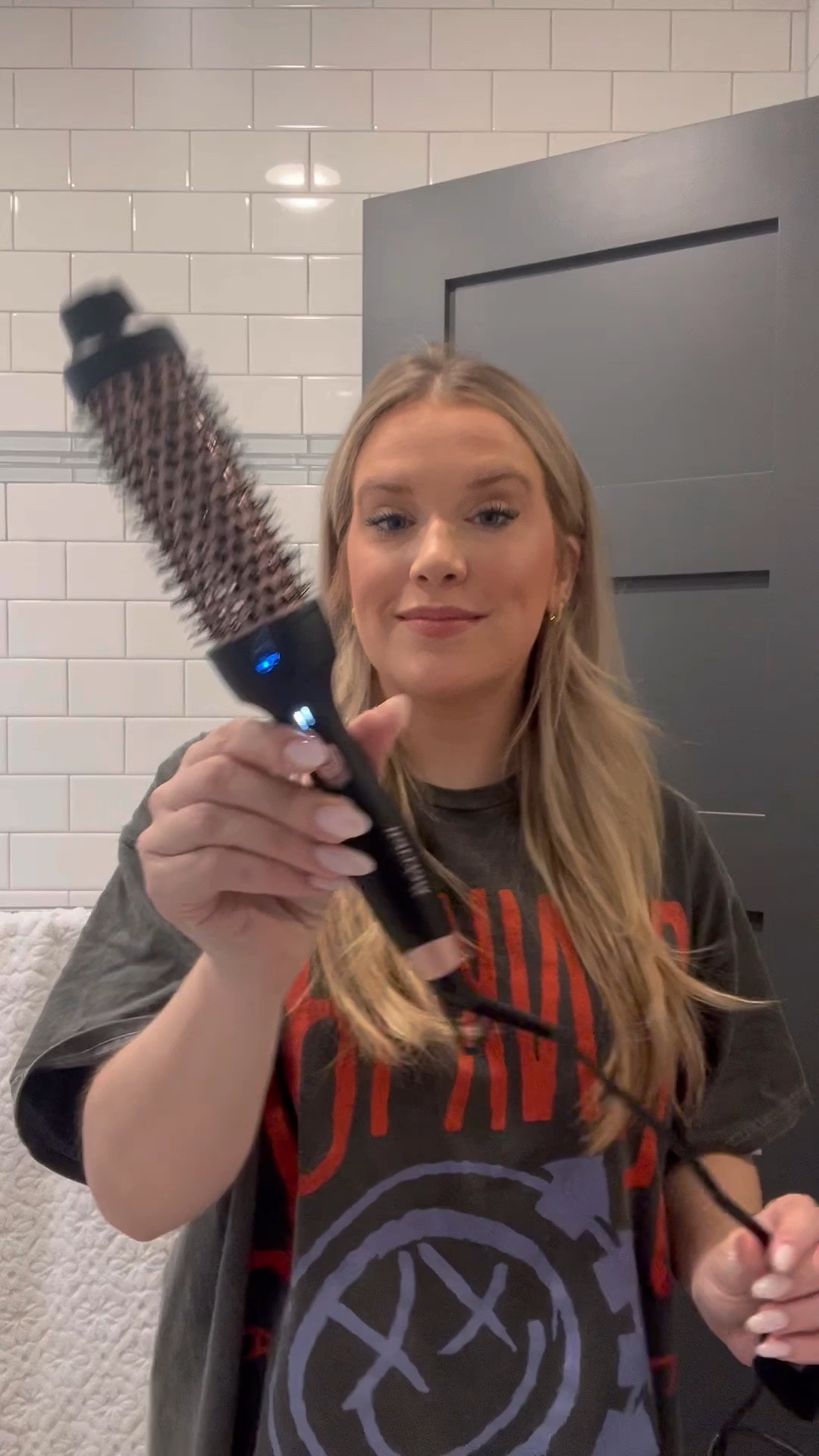 This heated round brush from Amazon is 👏🏻👏🏻👏🏻👏🏻👏🏻 

#LTKbeauty #LTKstyletip #LTKfindsunder50