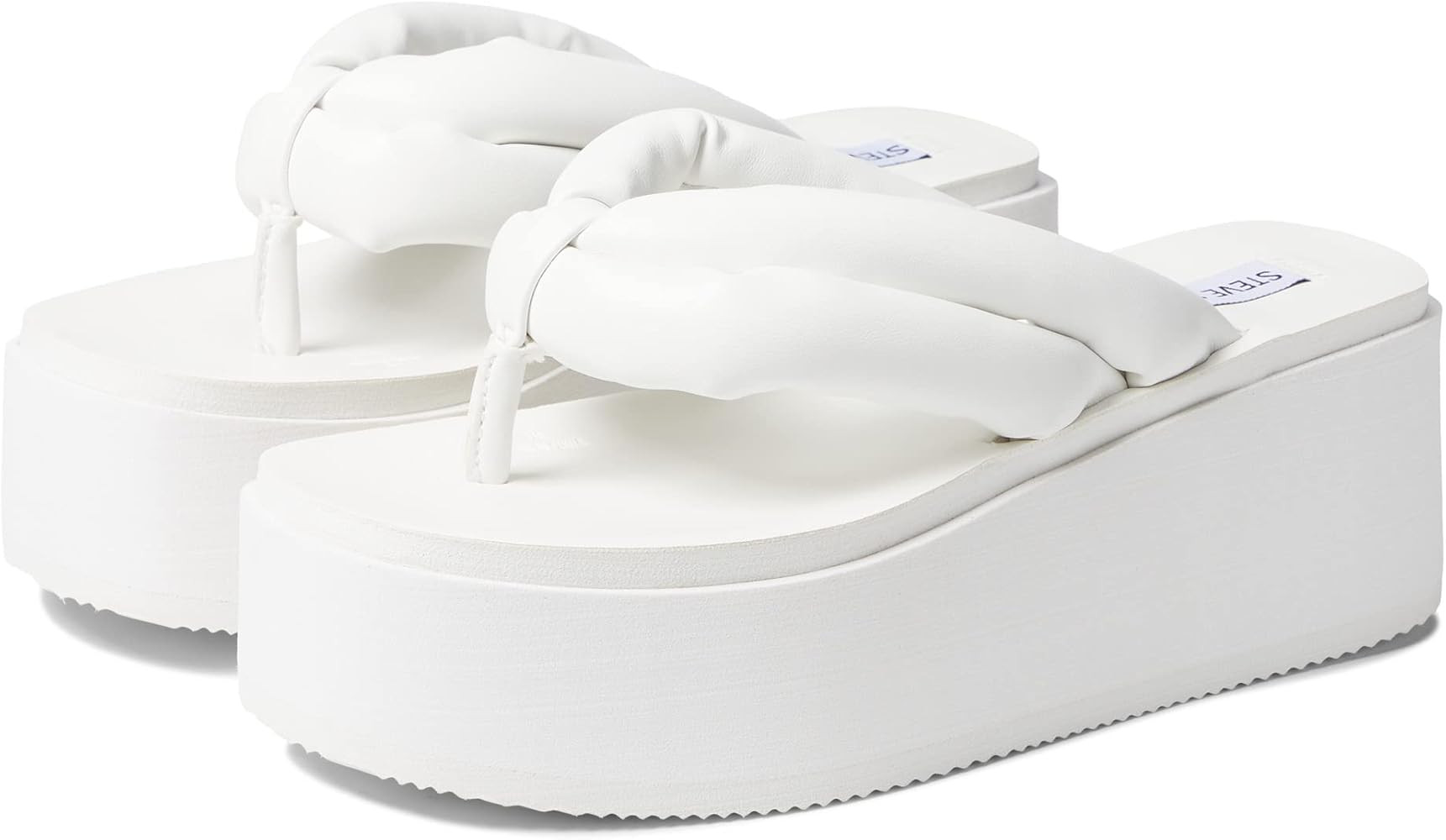 Steve Madden Women's Better Flat Sandal | Amazon (US)