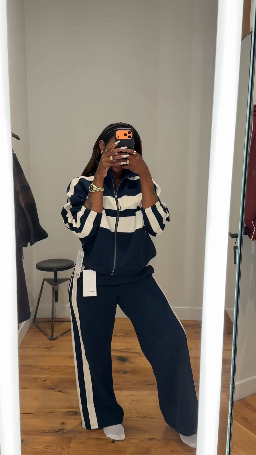 @lululemon 

🚨sizes 

•Steady State OS Funnel Full Zip Stripe small 

•Steady State OS Track Pant  Stripe xsmall 


