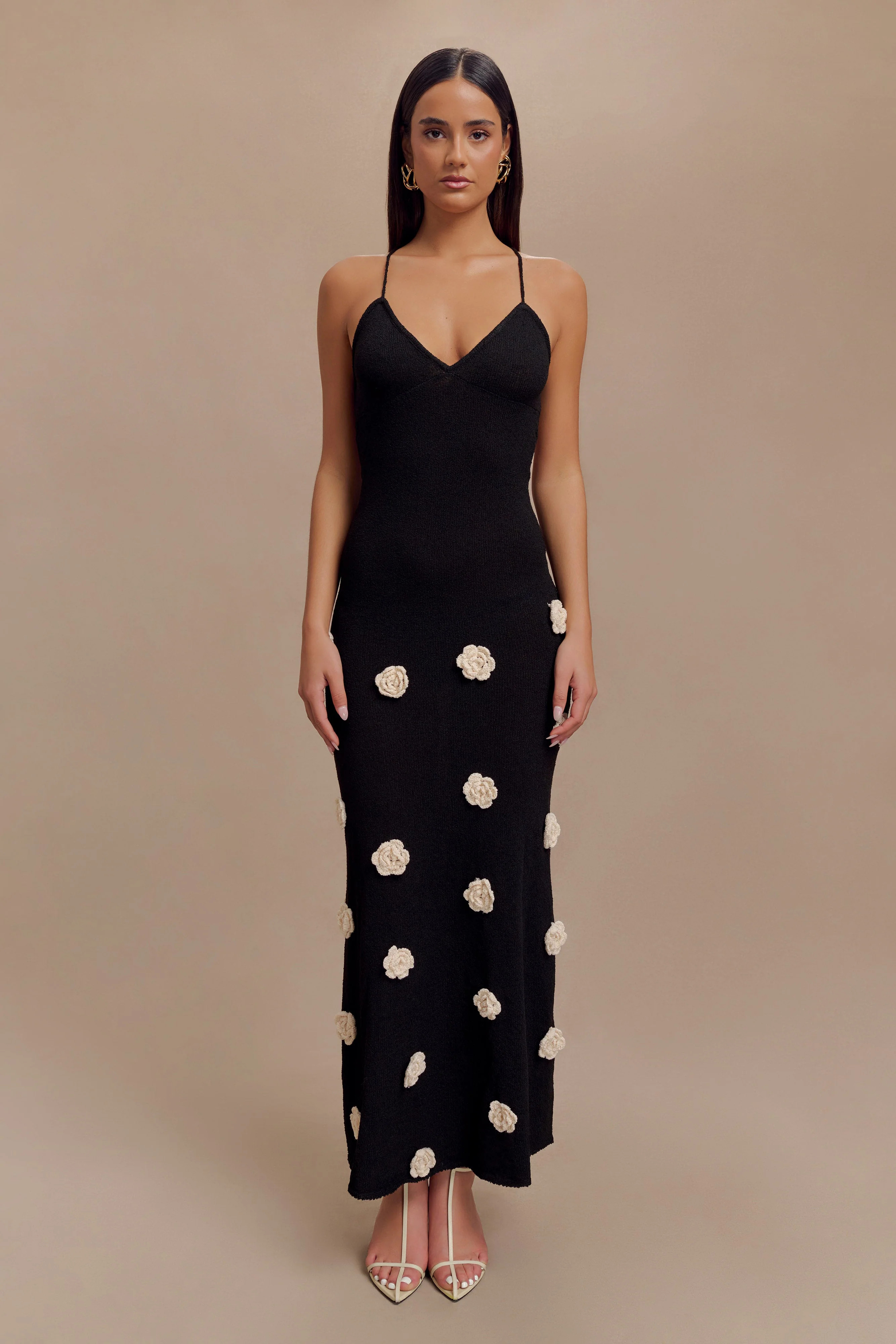 Suki Knit Maxi Dress With Flowers - Black/White | MESHKI US