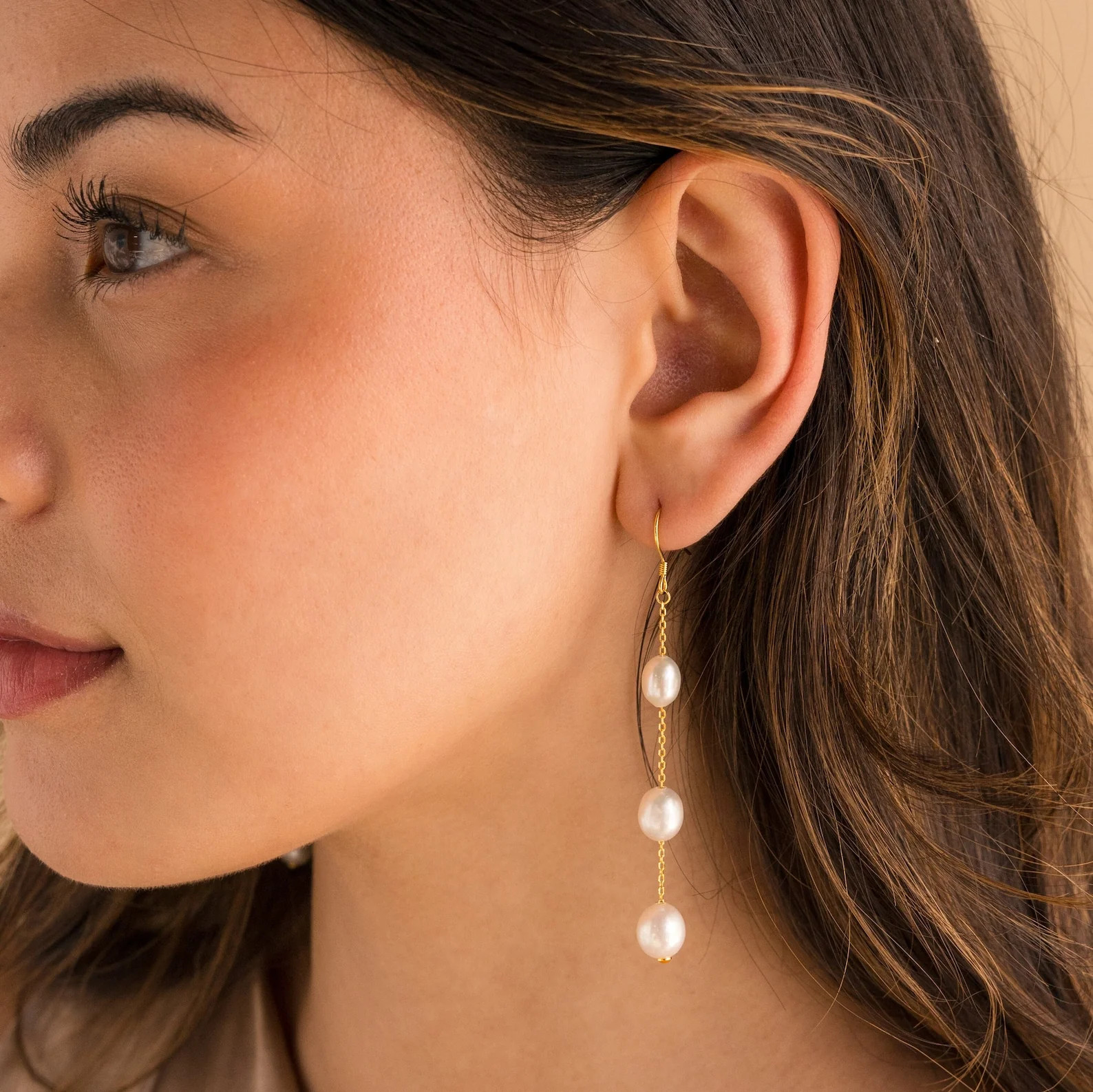 Long Pearl Dangle Chain Earrings in 18K Gold | Caitlyn Minimalist | Caitlyn Minimalist