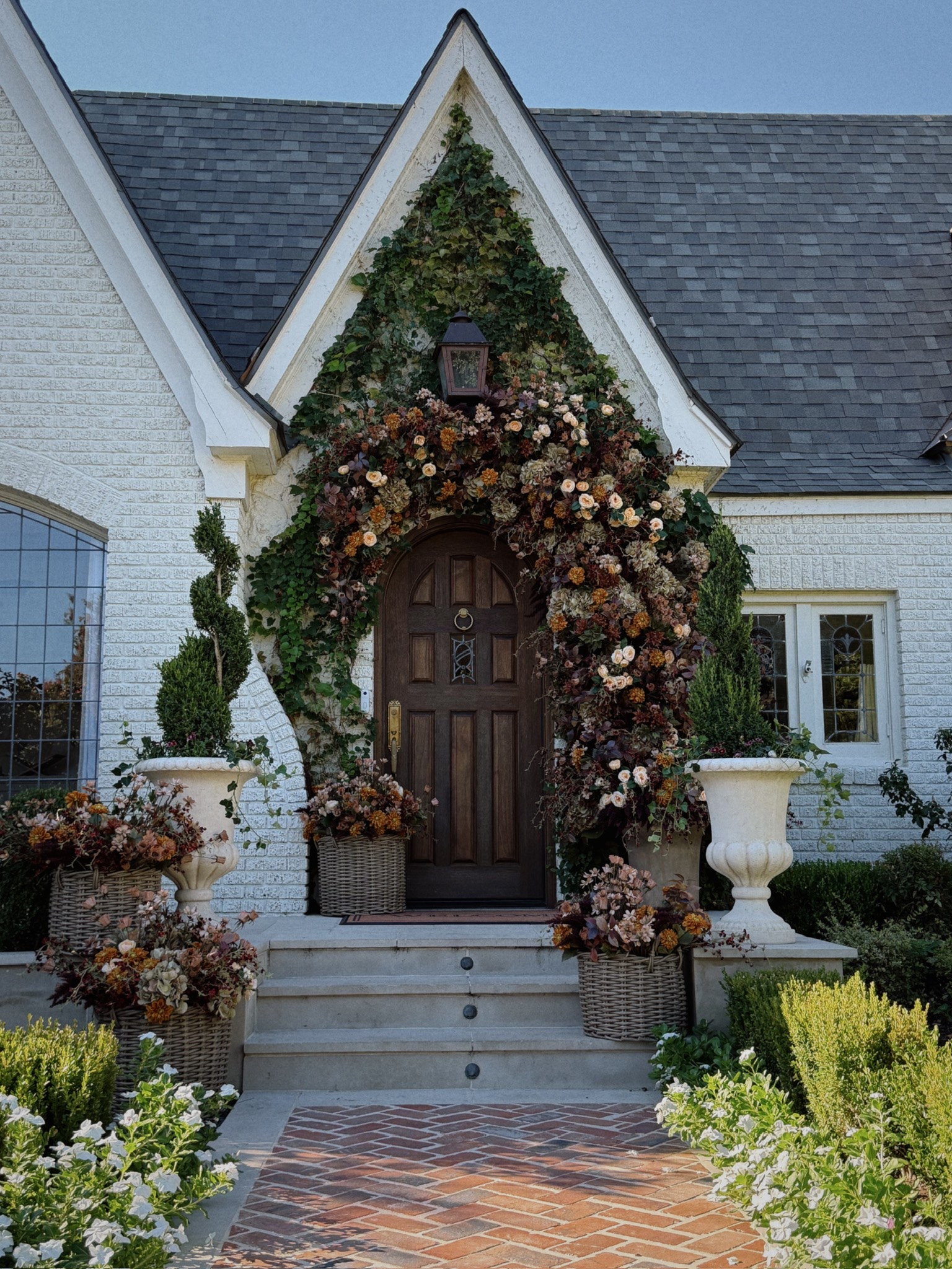 FALL FRONT PORCH REVEAL 🍂🤎
@Pottery Barn 

#LTKHome #LTKSeasonal