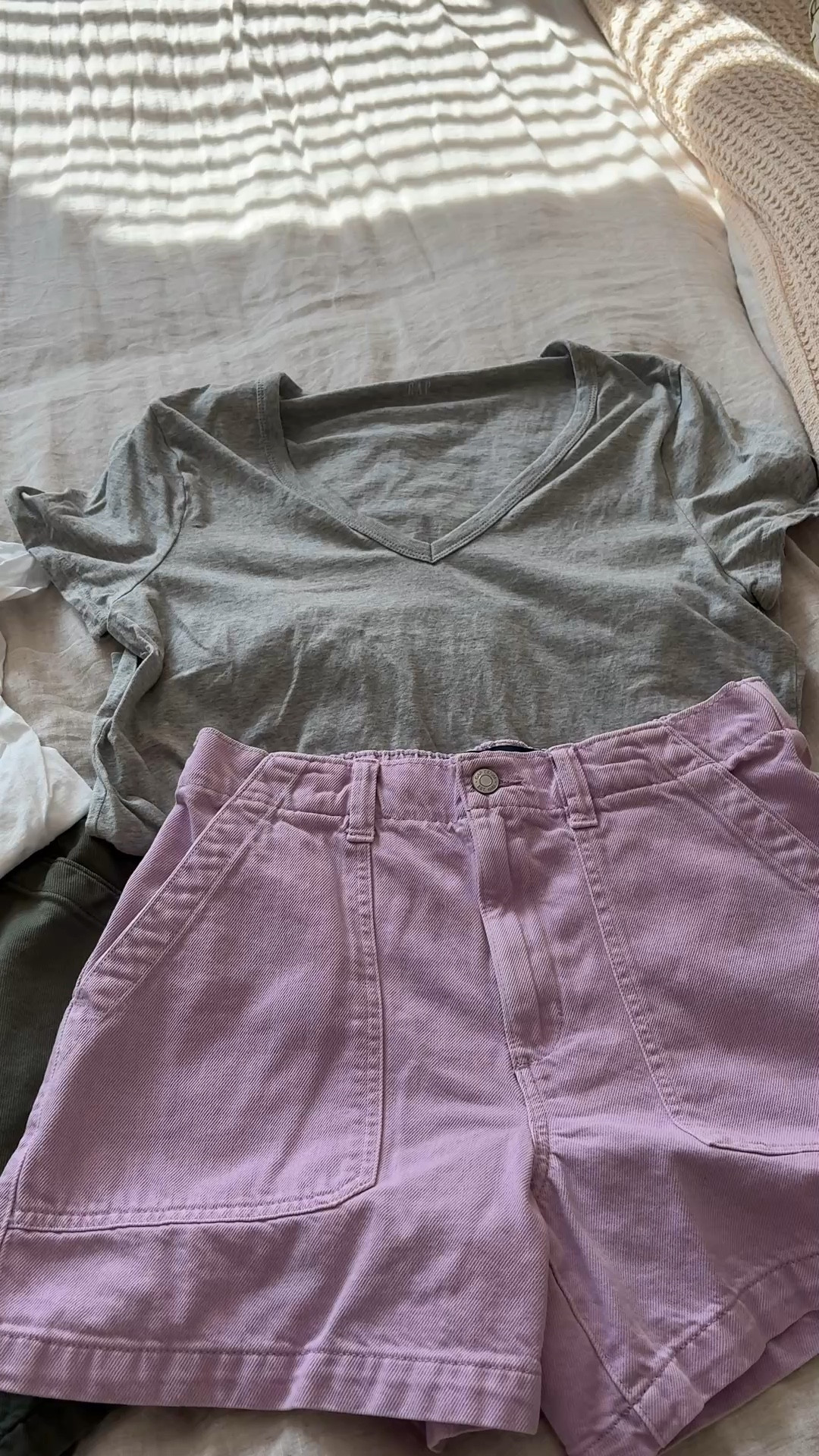 Gap order! Great success😊 I love the shorts they hit at the right spot and the tshirts are great weight. 
#shorts #tshirt
