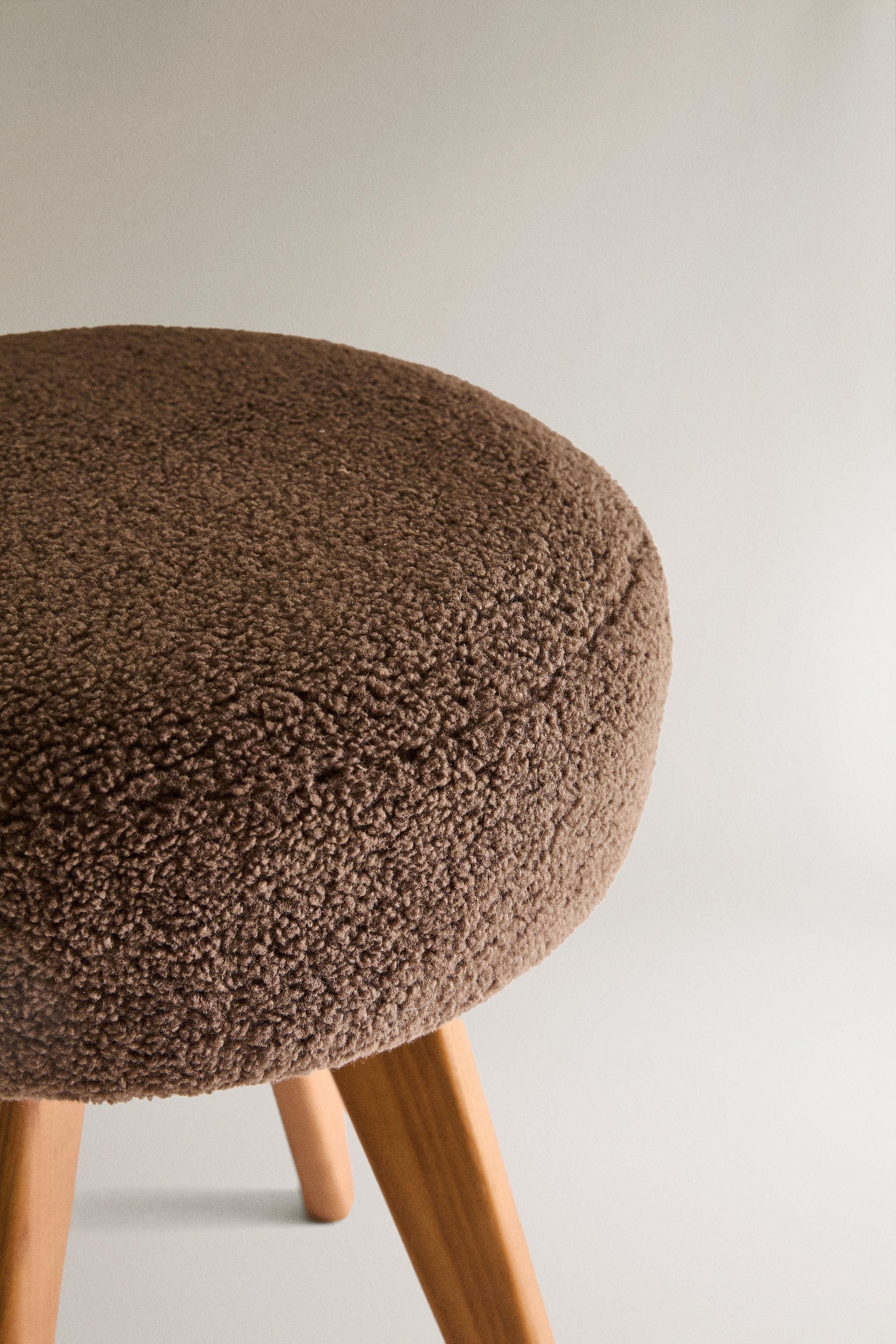 FAUX SHEARLING STOOL | Zara US