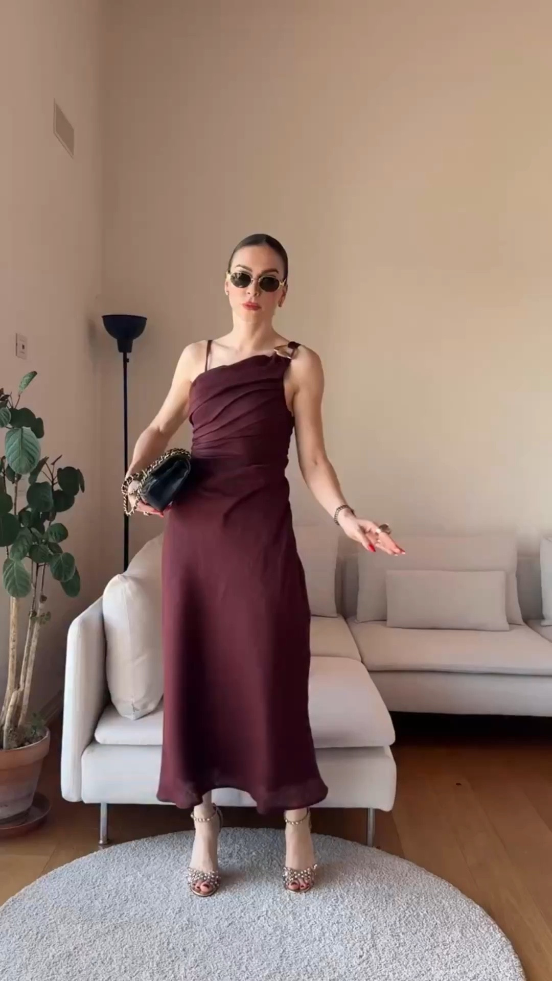 This is the kind of 100% linen dress you wear when you want effortless elegance.

Lightweight, flattering and easy to style, perfect for warm days, dinners or an elevated everyday look.

🔎 linen dress outfit, 100% linen styling, summer elegant look, minimal chic dress

#LTKuk #LTKeurope #LTKspring

#LTKgrwm #LTKootd #LTKSeasonal