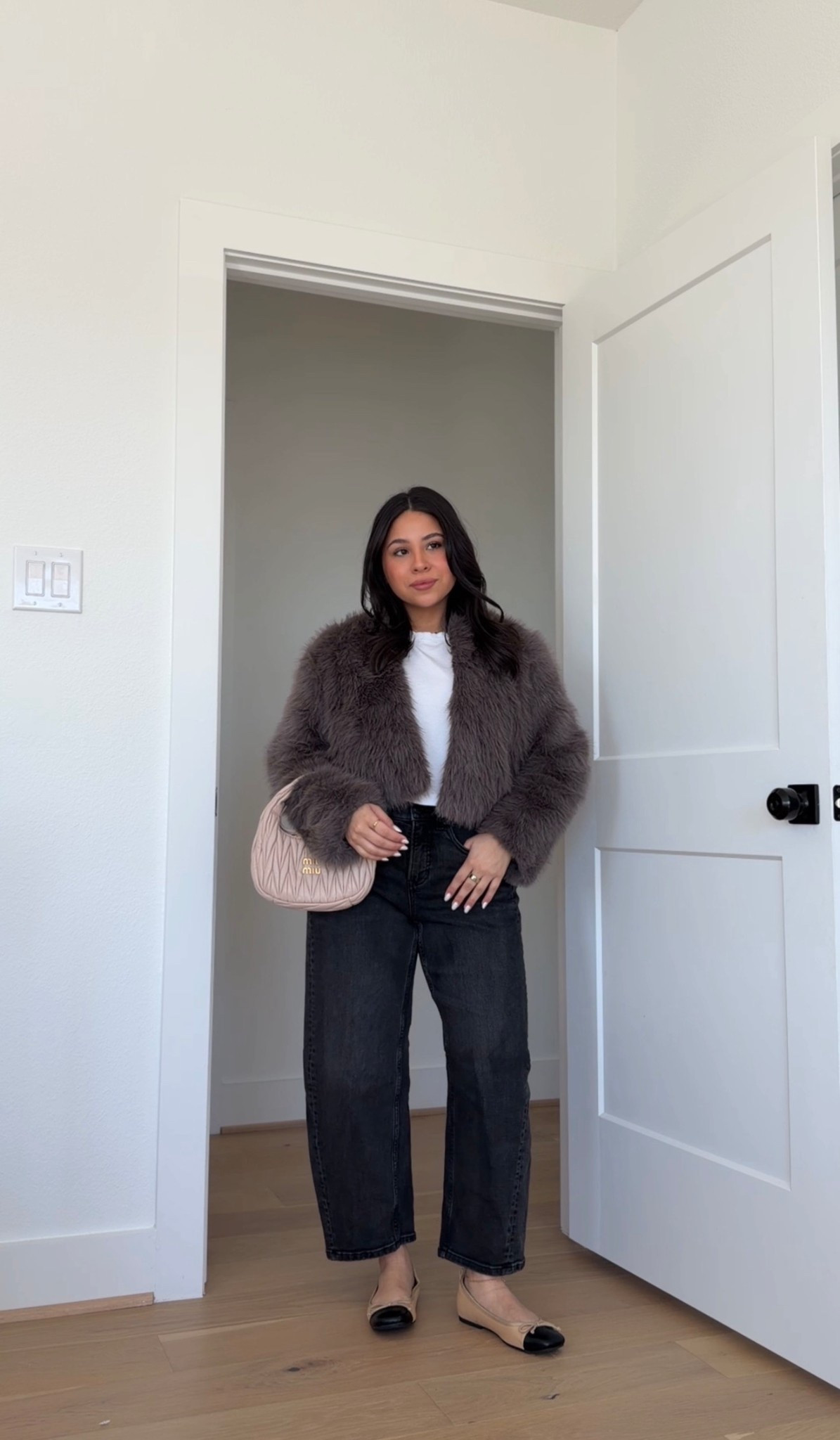 Barrel jeans: small petite 
White long sleeve: small 
Faux fur coat: xs 
Two tone ballet flats: 6.5 

#LTKgrwm #LTKPetite #LTKootd