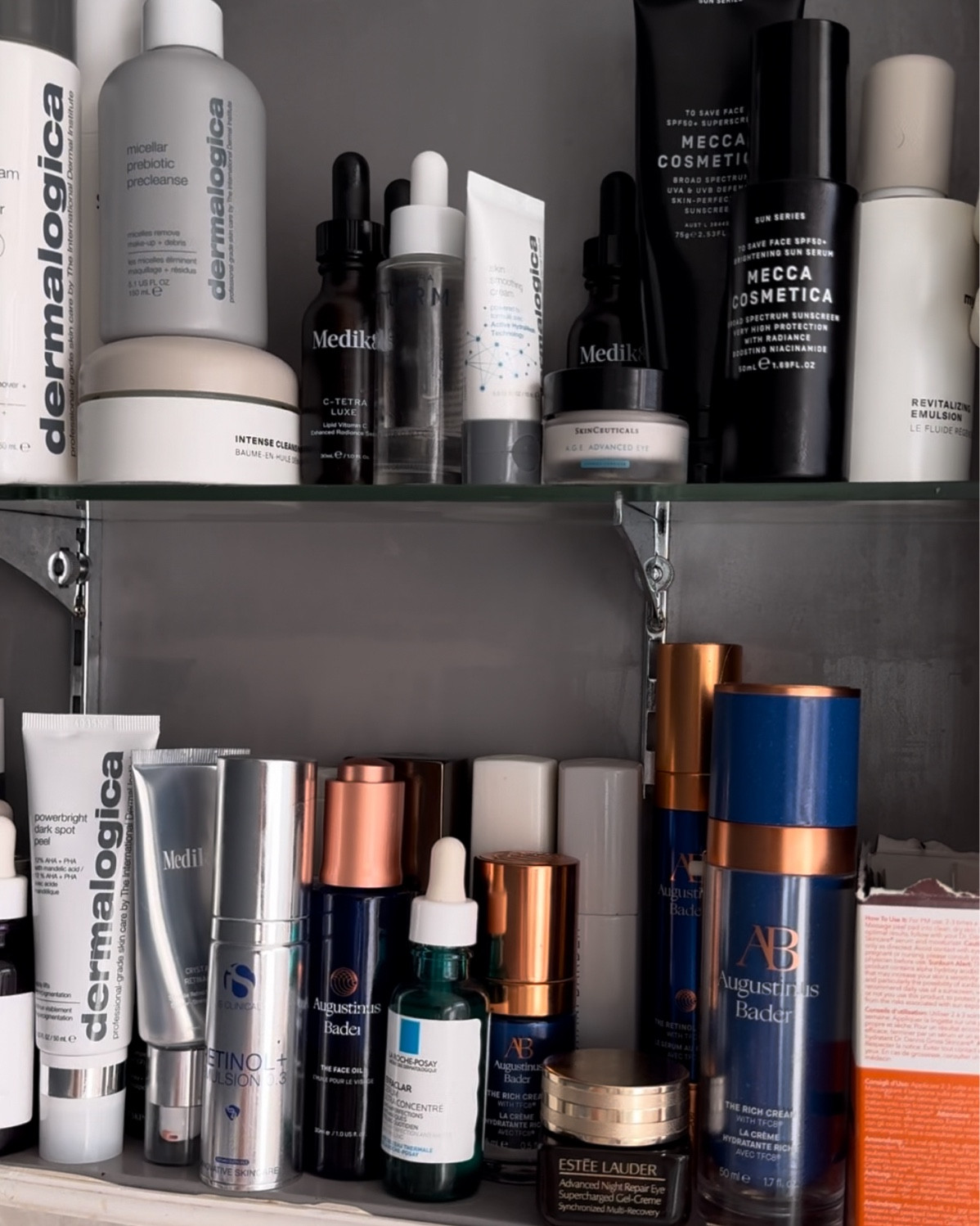 A few skincare, hair care and body items I’m loving right now. What’s new on my skincare shelf and the products I’ve added into my routines. 
Augustinus Bader Shampoo
DERMALOGICA Powerbright dark spot peel
La Roche Posay MelaB3
Necessaire The Body Wash
Sarah Chapman The Facelift Tool

#LTKbeauty