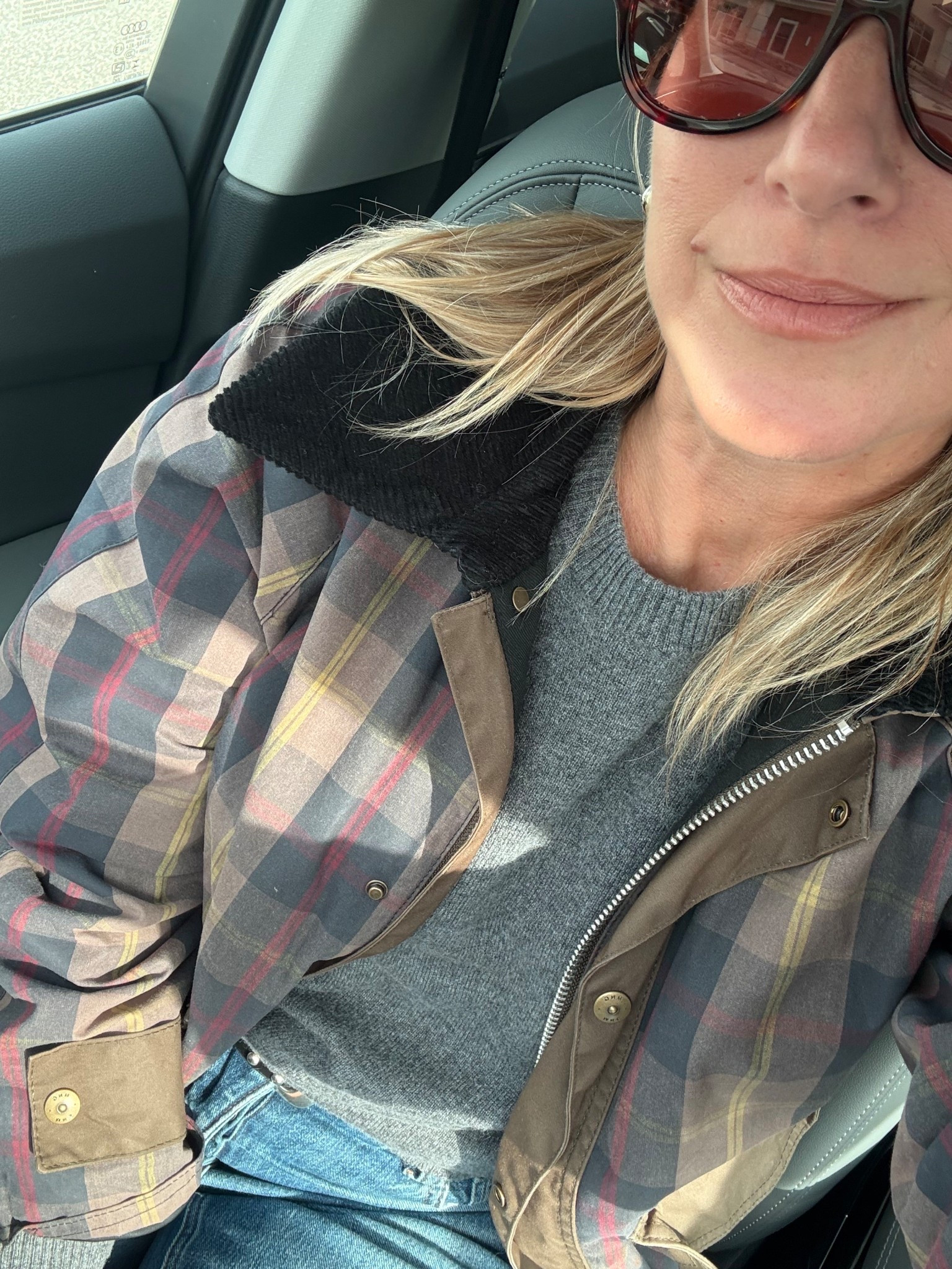 Cozy day working from home and squeezing in some errands. Love this cashmere sweater—so comfy! Wearing a small  

#LTKStyleTip #LTKSeasonal