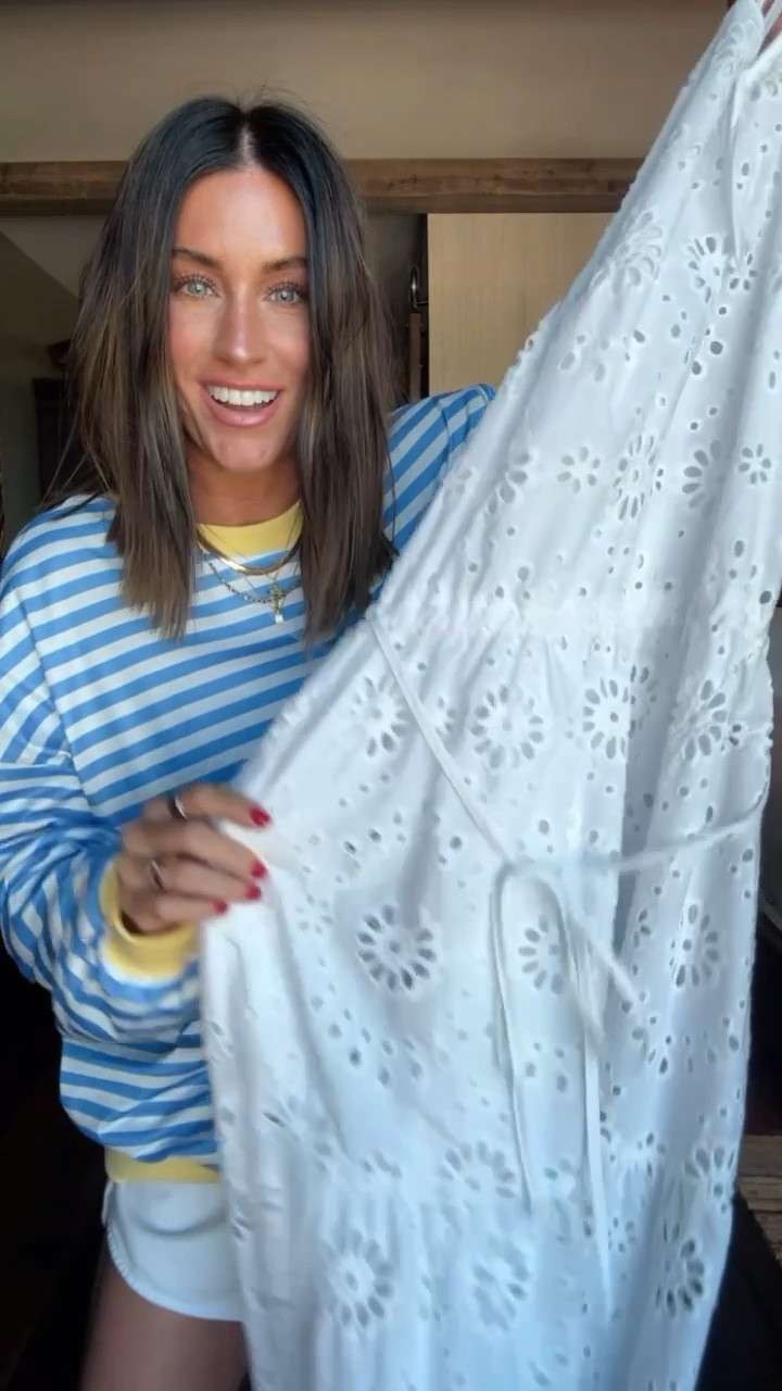 This $25 dress is SO good, and I love it with this Amazon belt + Amazon red boots! I’m in an XS. It also comes in navy and a bright pinky coral (all linked). 

#LTKStyleTip #LTKFindsUnder50 #LTKFindsUnder100