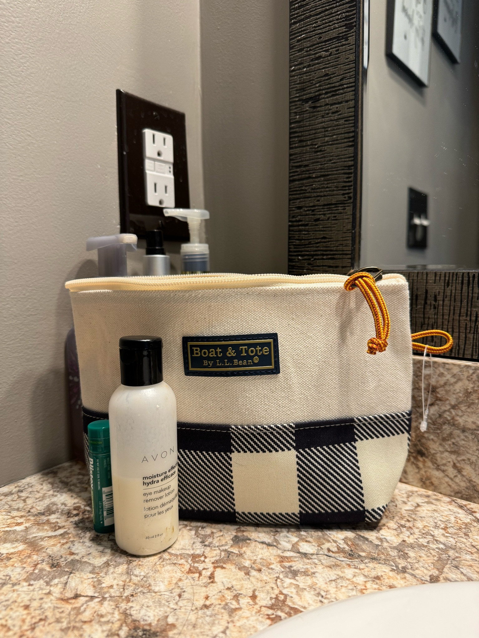 Finally upgraded the bathroom bag 💼 

#LTKsalealert #LTKfindsunder100 #LTKHoliday