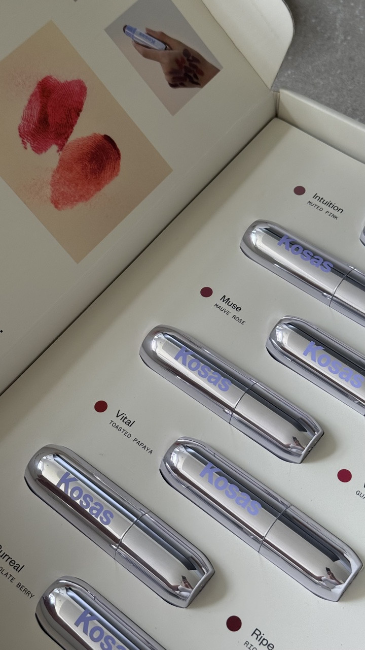 An exciting pr package from @kosas !!! These new multi-stick shades are STUNNING! 

I can’t wait to try them on! Lmk if you want to see a specific shade! 

* this post is not sponsored but contains pr sent by brand 

#kosas #prunboxing #makeuptryon #blushes