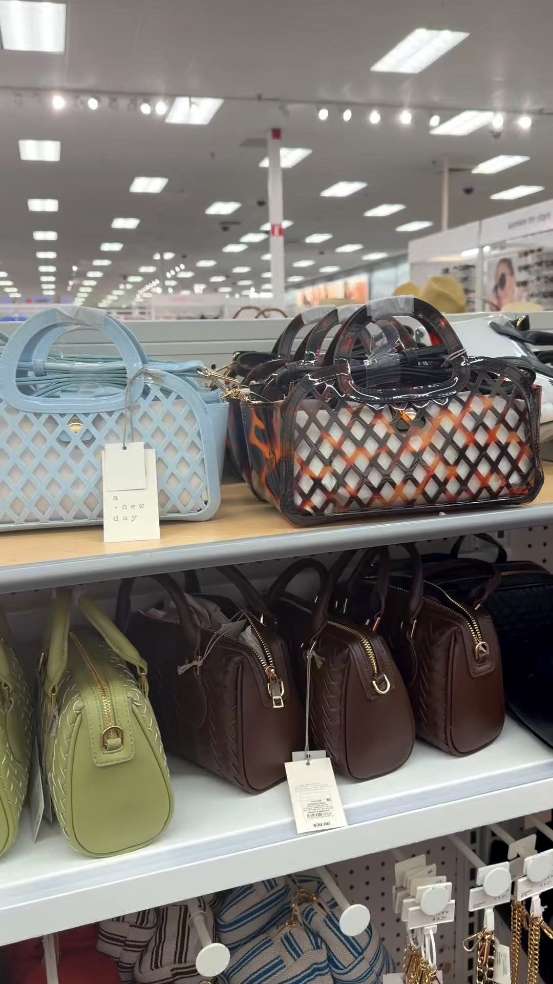 I’m obsessed with everything jelly!! 😍 @Target

#LTKSeasonal #LTKWorkwear #LTKootd