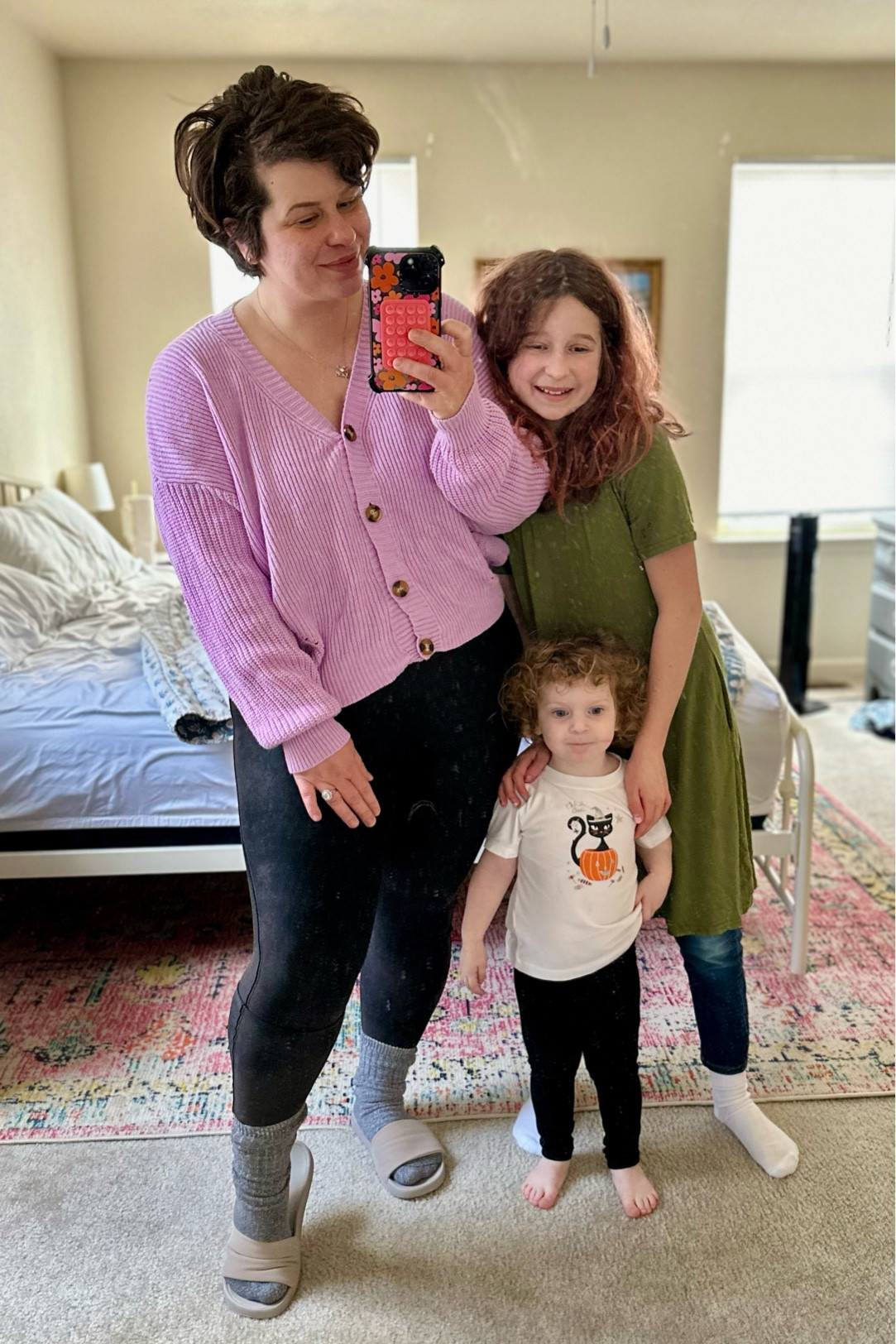 Messy weekend bedroom selfie with my girls 💗💗

#LTKkids #LTKfamily #LTKmidsize