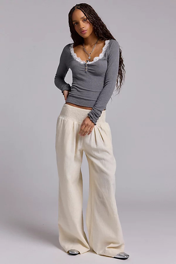 Kimchi Blue Caroline Smocked Wide Leg Linen-Blend Pant | Urban Outfitters (US and RoW)