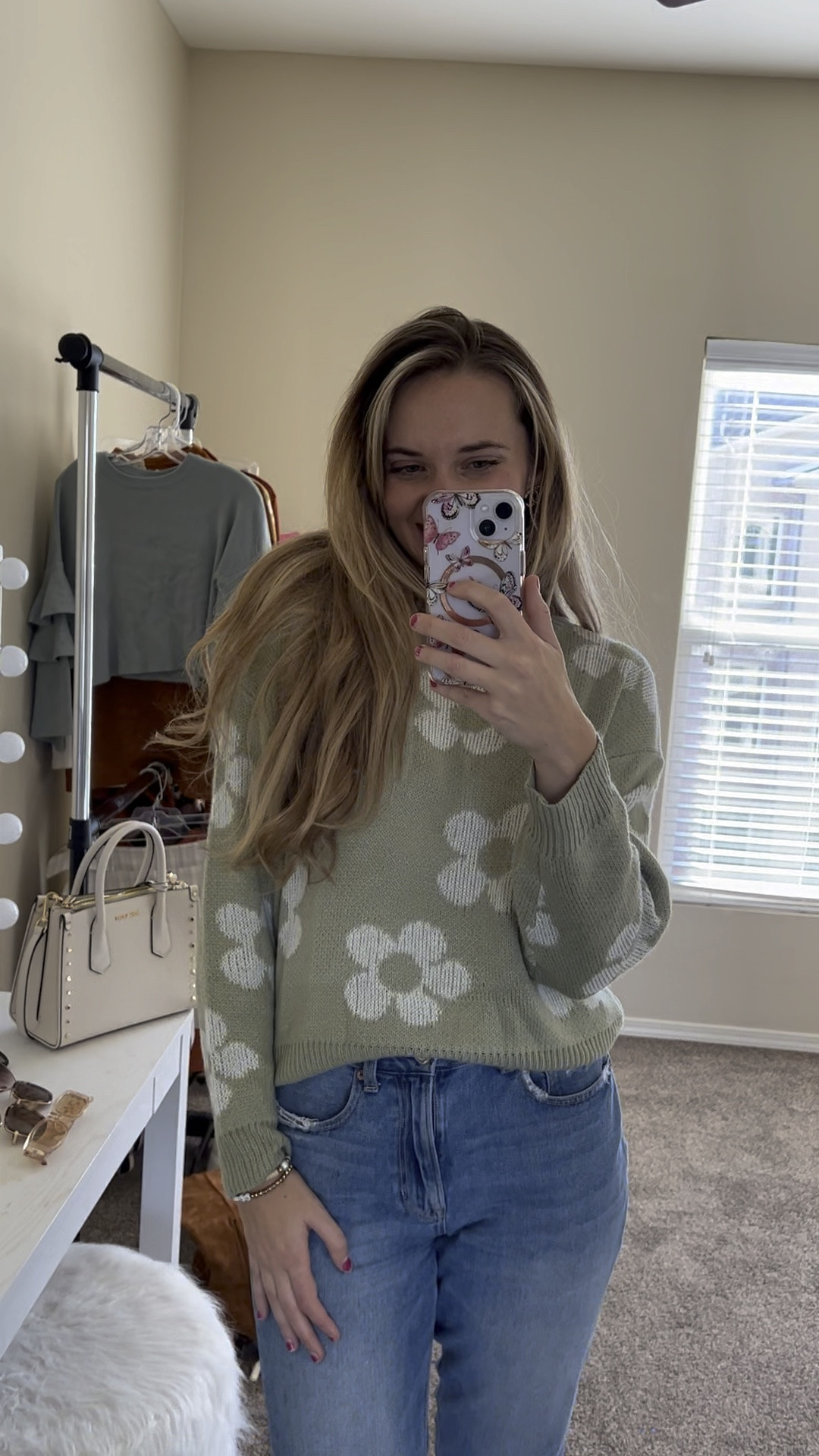 This sweater is PERFECT for this winter season 🤩✨👏 It’s so light weight and can spice up your outfit by just putting it on😍 


#LTKSweaters

#LTKfindsunder50 #LTKfamily