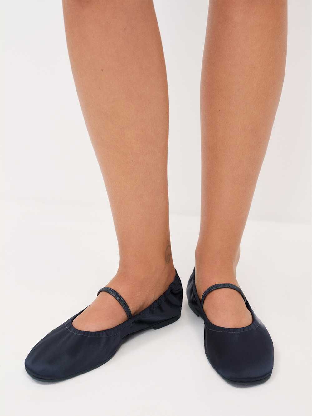 Buffy Ruched Ballet Flat | Reformation (Global)