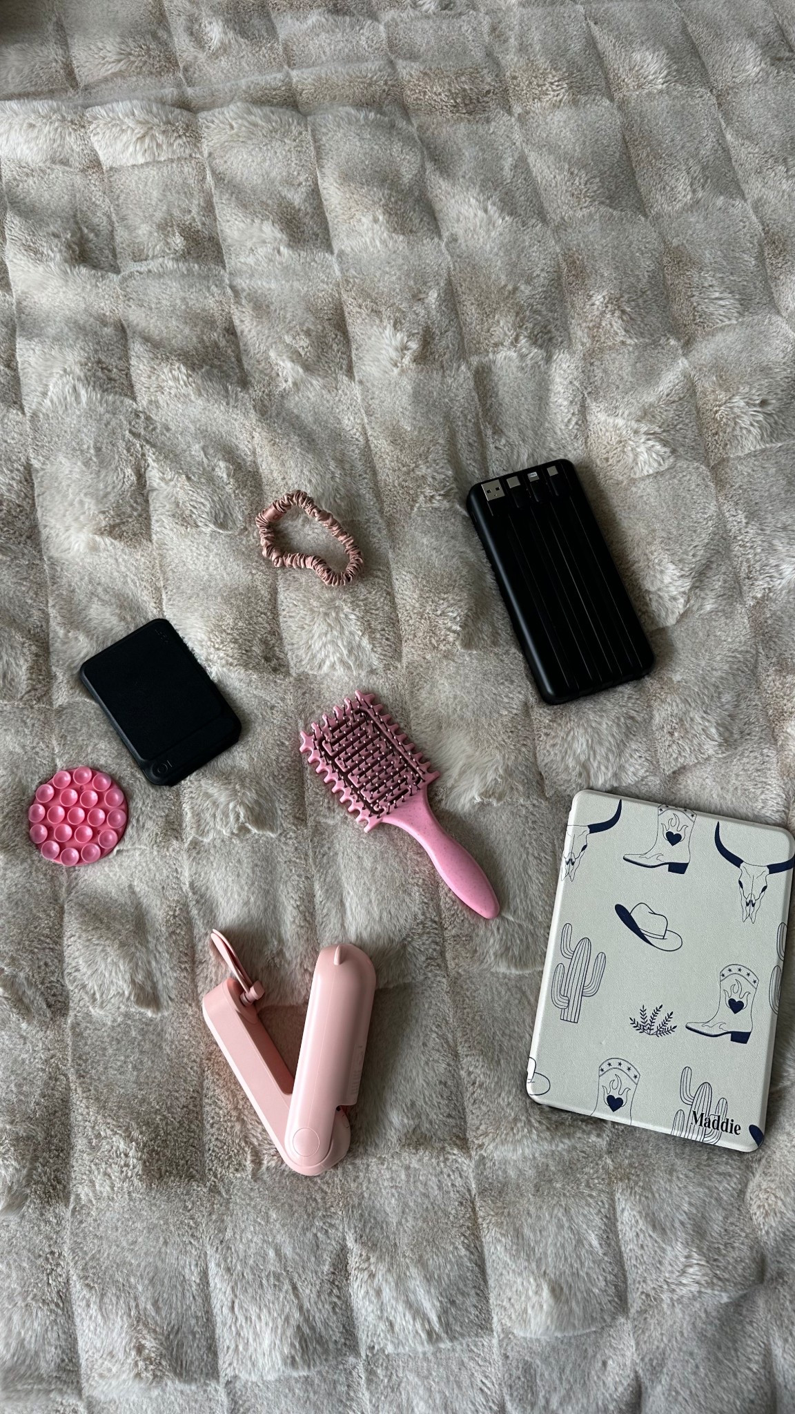 Some things that are always in my purse this summer!!! 
- mini brush 
- slip hairs - these are the best, nothing else even comes close
- Octobuddy & mini tripod 
- kindle 
- portable fan 
- portable charger with built in cords 

#LTKItBag #LTKTravel #LTKSummerEdit