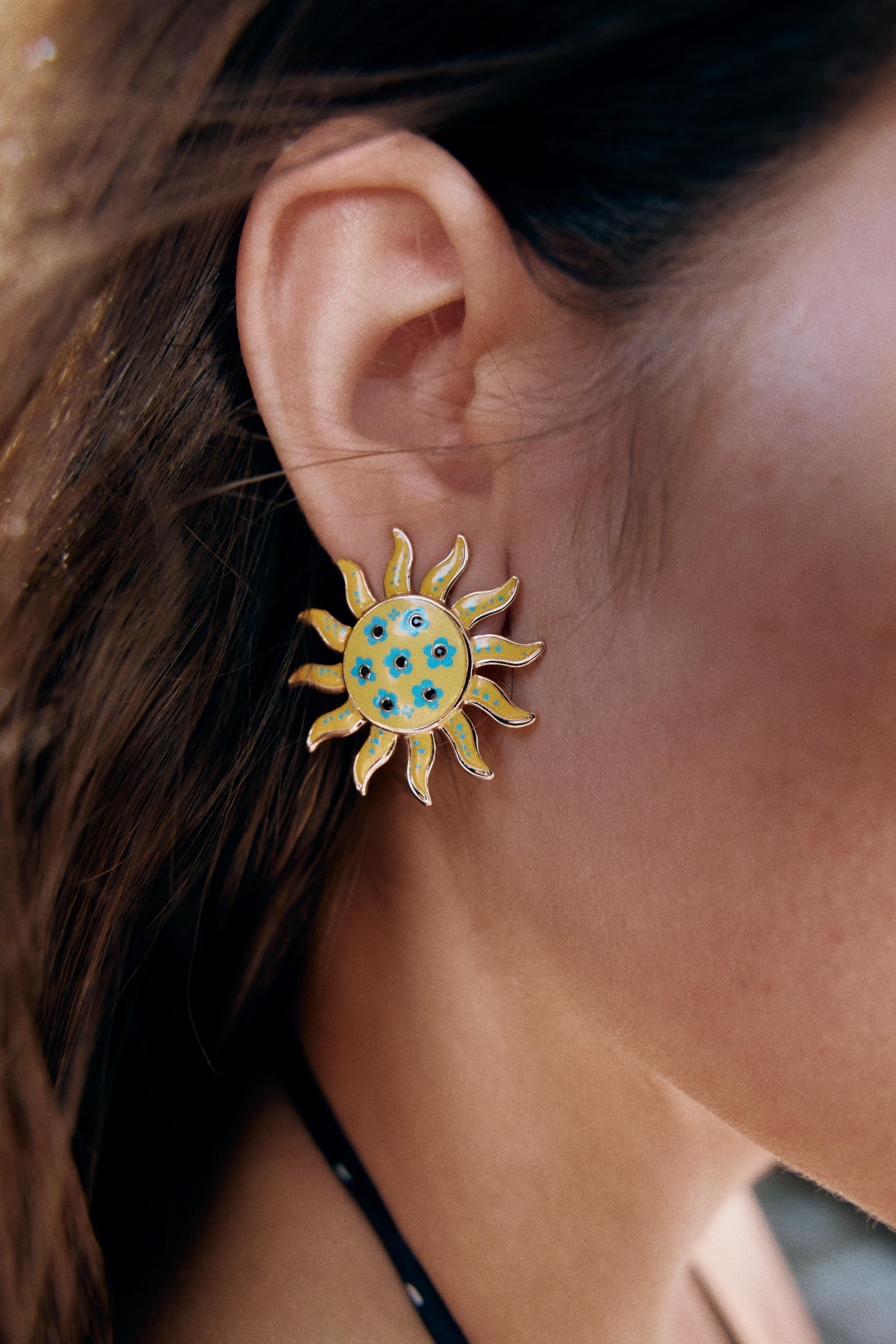 PACK OF SUN AND LOBSTER EARRINGS | Zara Canada