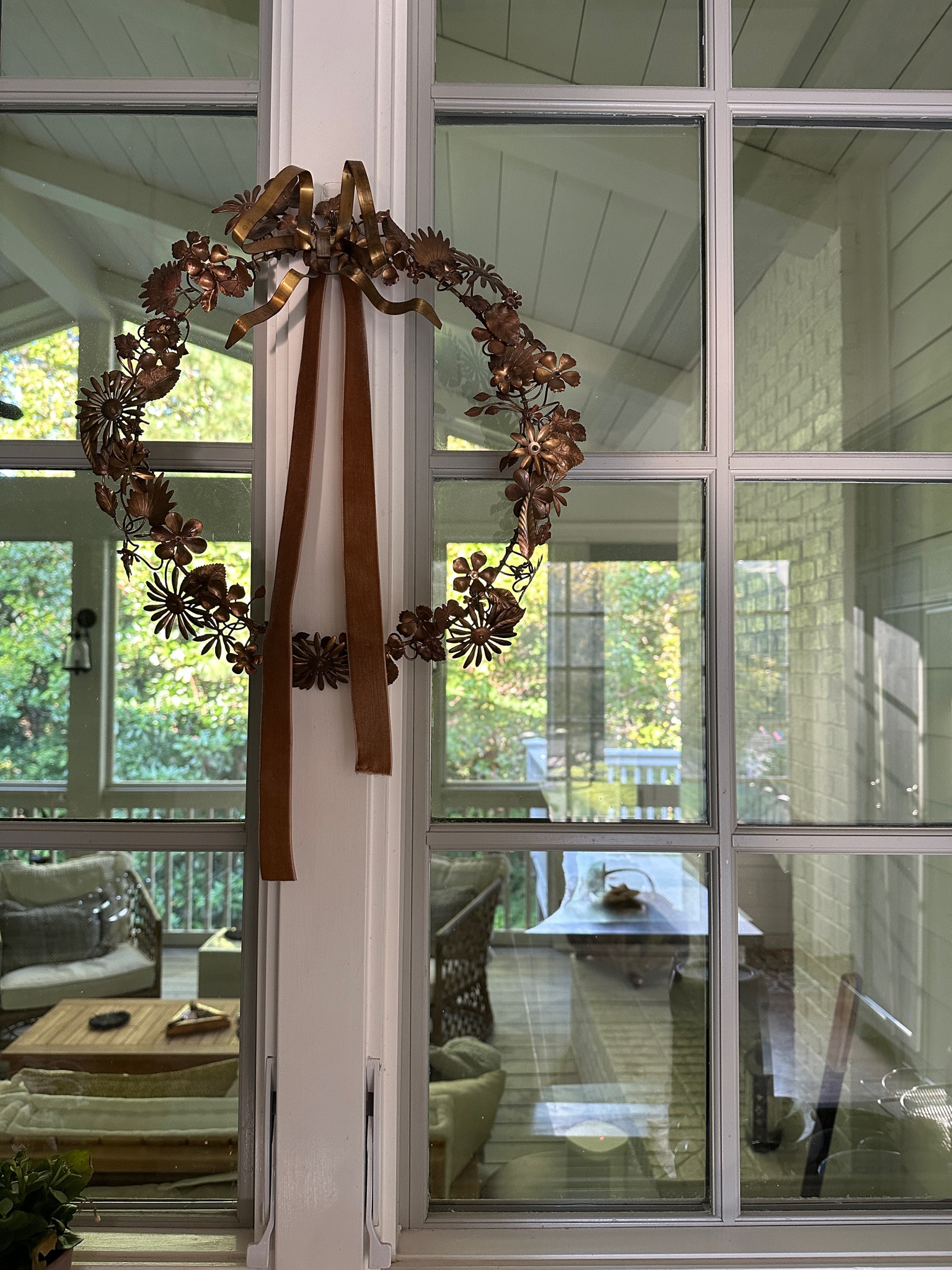 adding a bit of leftover ribbon to give this brass wreath a touch of fall. 🍂 



#LTKHoliday #LTKSeasonal #LTKhome