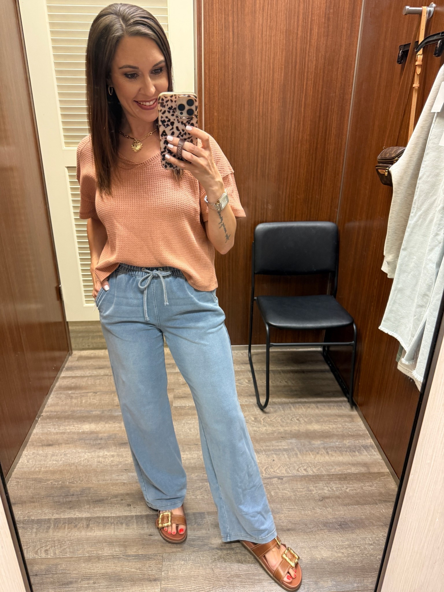 Small in top and xs in bottoms. Super soft!