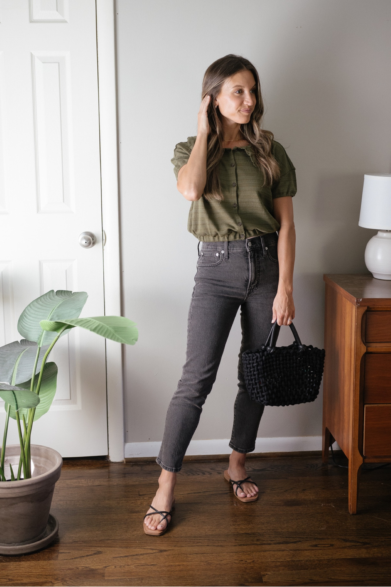 Thursday’s outfit 8/25

I sized down in the denim, but stay true to size for a looser fit. Bag is Clare V. from The Real Real; similar linked  

#LTKSeasonal #LTKfit #LTKunder100