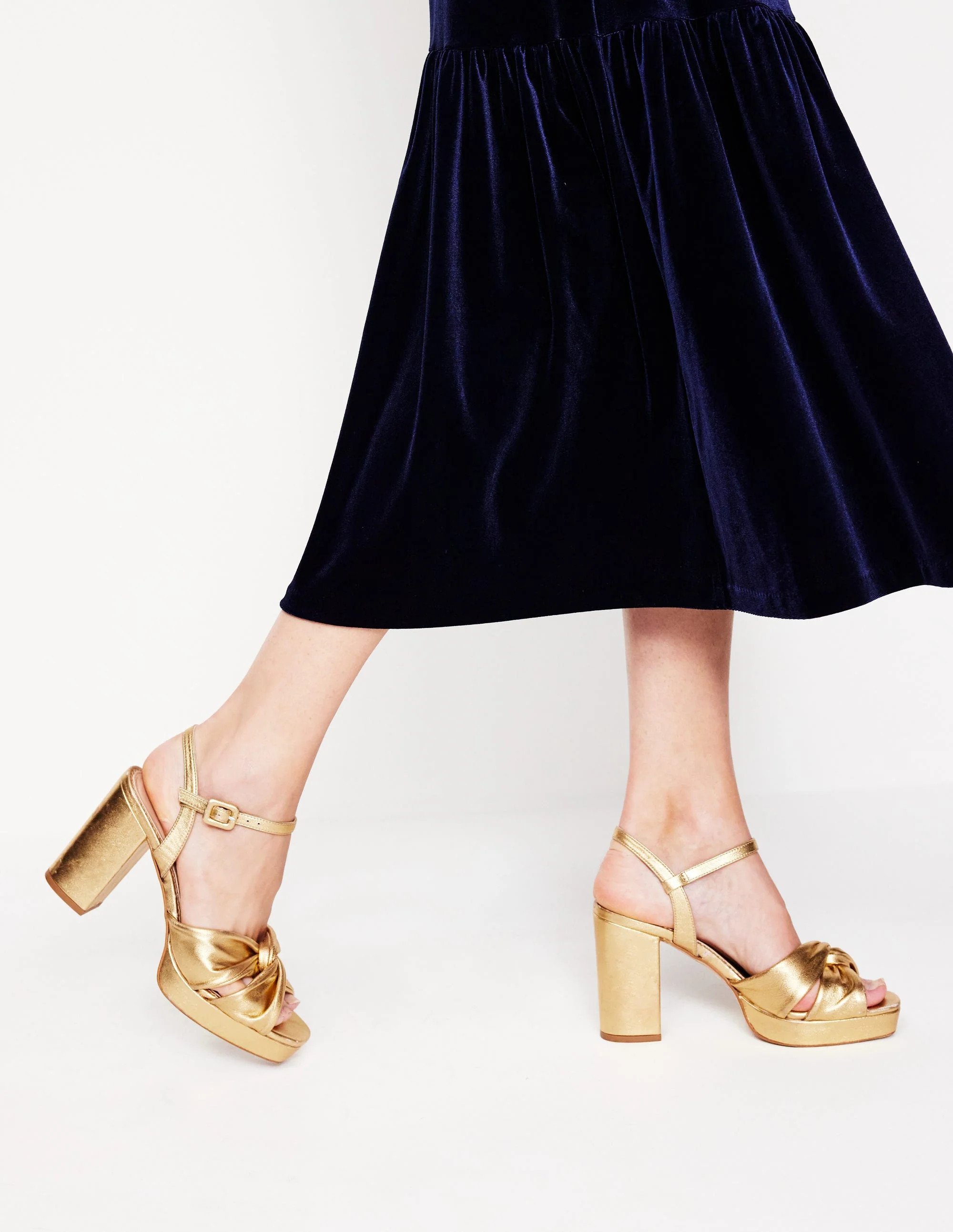 Plateauschuhe mit Absatz und Twistdetail-Antikes Messing | Boden DE
