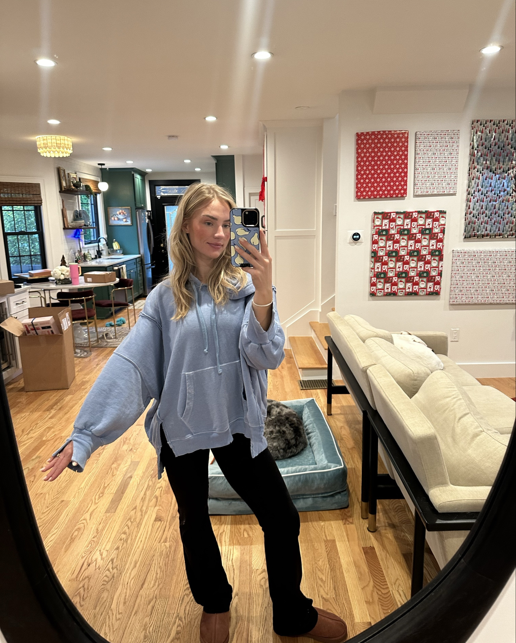 The hoodie that I’ve worn for 2 weeks straight, every day, other than wash day of course lol. It runs large so size down! I’m wearing a small

#LTKStyleTip