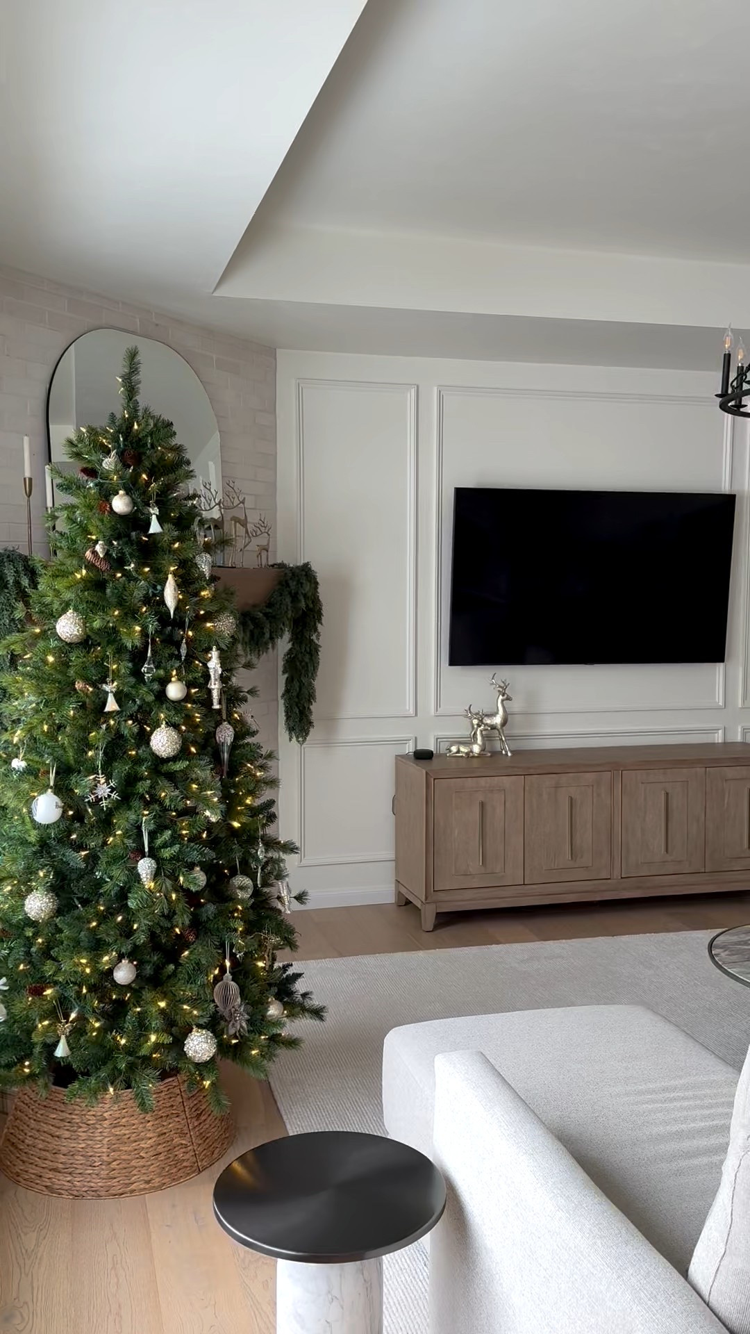 Modern minimalist living room details ✨

#LTKSeasonal #LTKHome