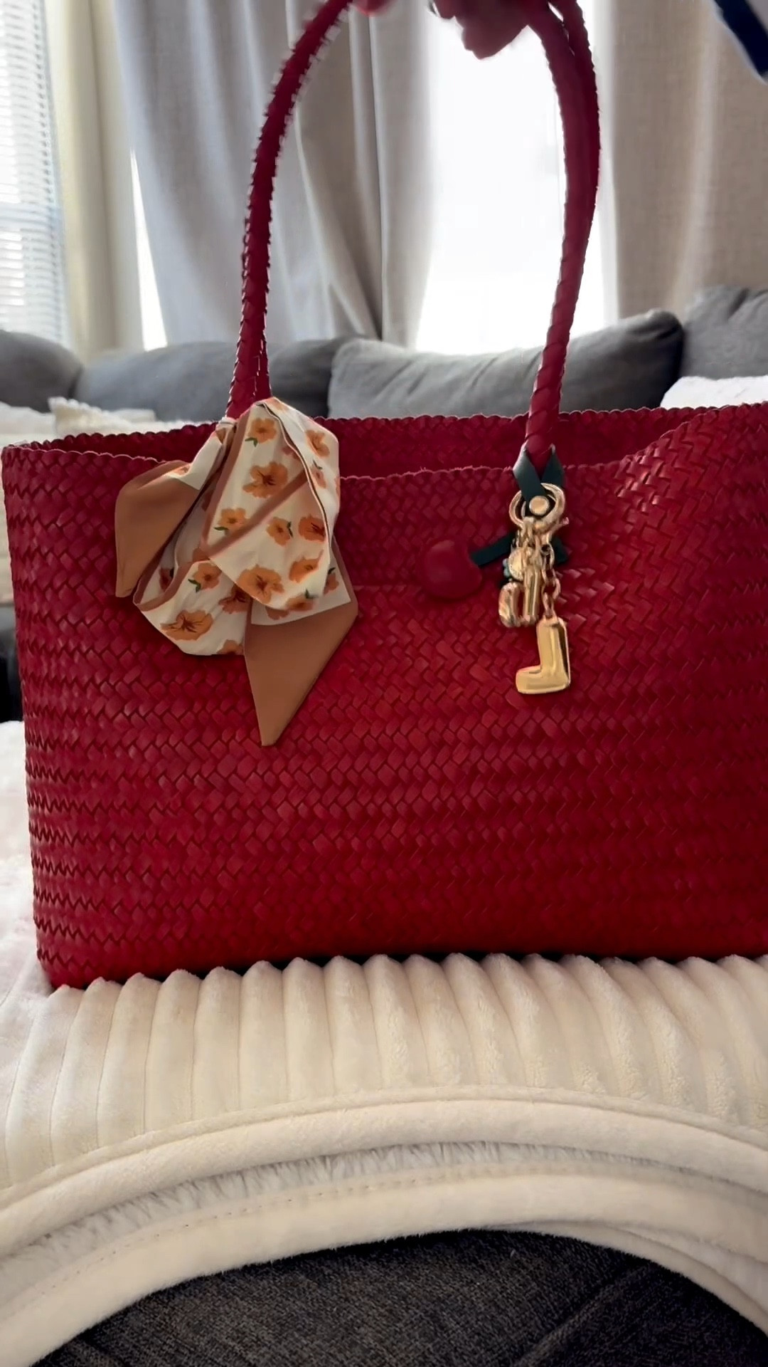 Best handbag ever! 

#LTKgrwm #LTKHoliday #LTKGiftGuide