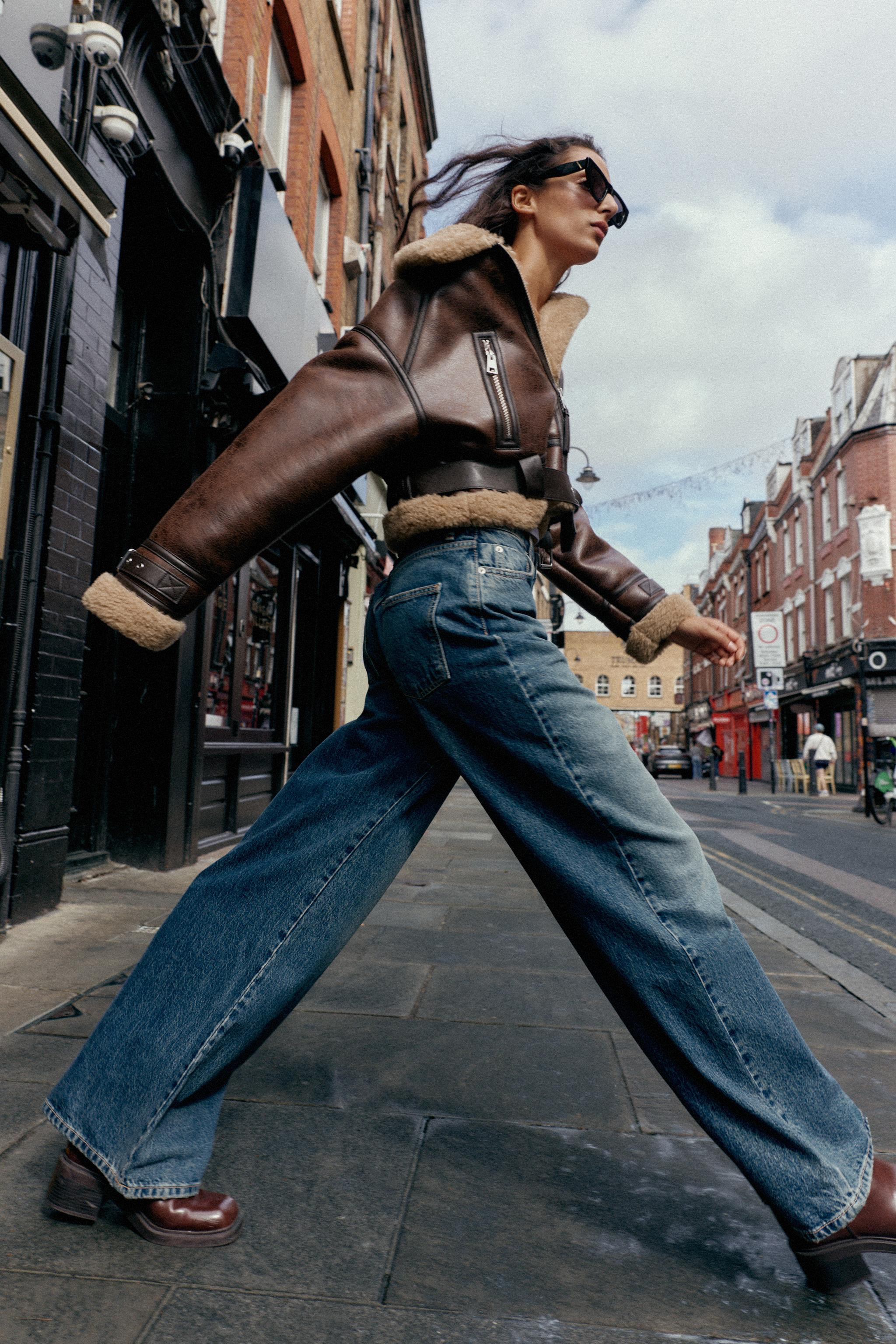 Z1975 WIDE LEG LOOSE HIGH-WAIST JEANS | Zara UK