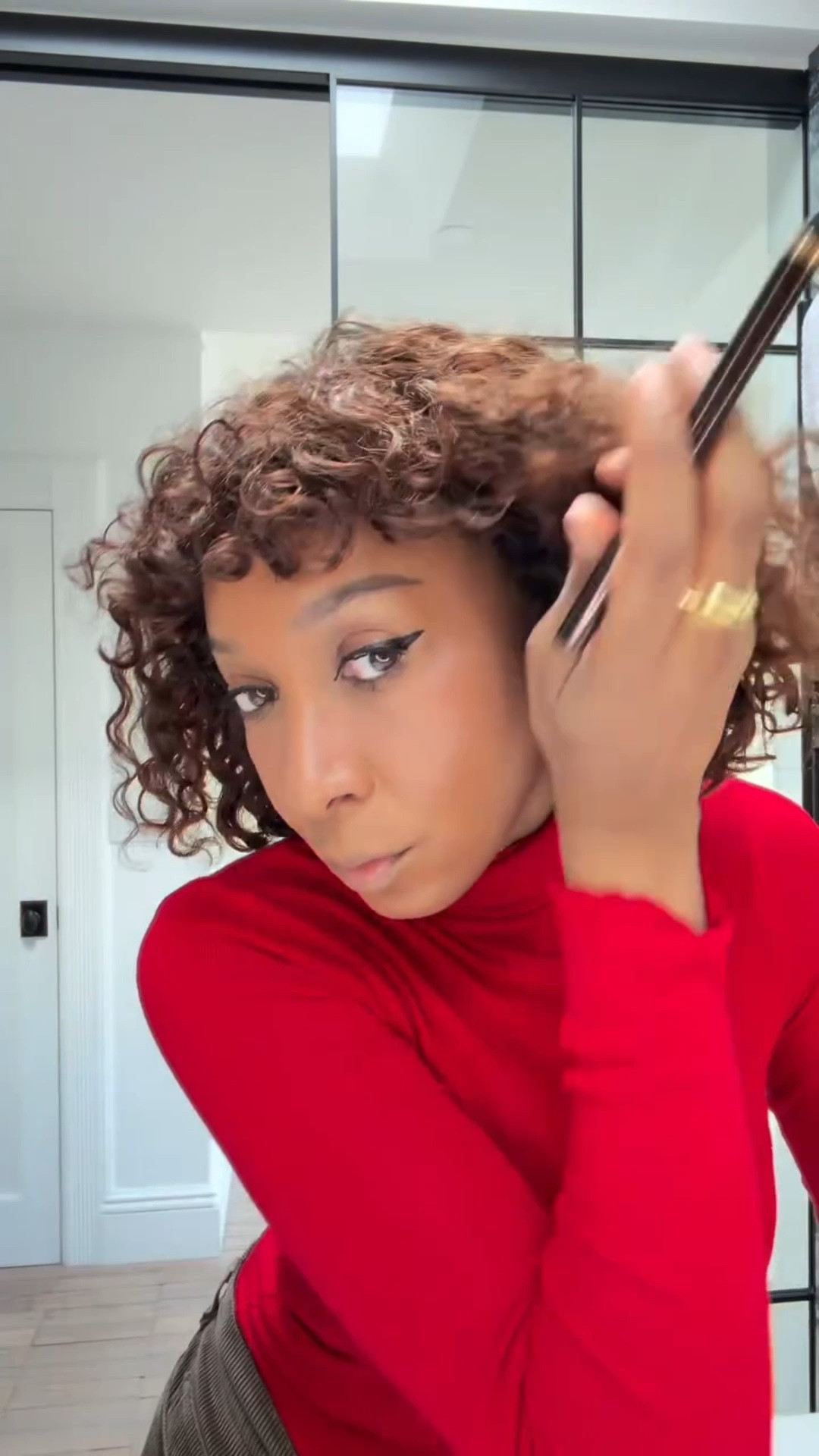 For some reason I’m really liking a big cat eye with short hair.  Kind of completes any look that I’m going for.  It’s taken me ages to figure out mind you. Still not perfect but I’m showing again how I’m doing it.  You can use the @tomfordbeauty liner or there’s one from @diorbeauty that I’ve really been liking.  I’ve linked the ones I’ve used because I rotate them.