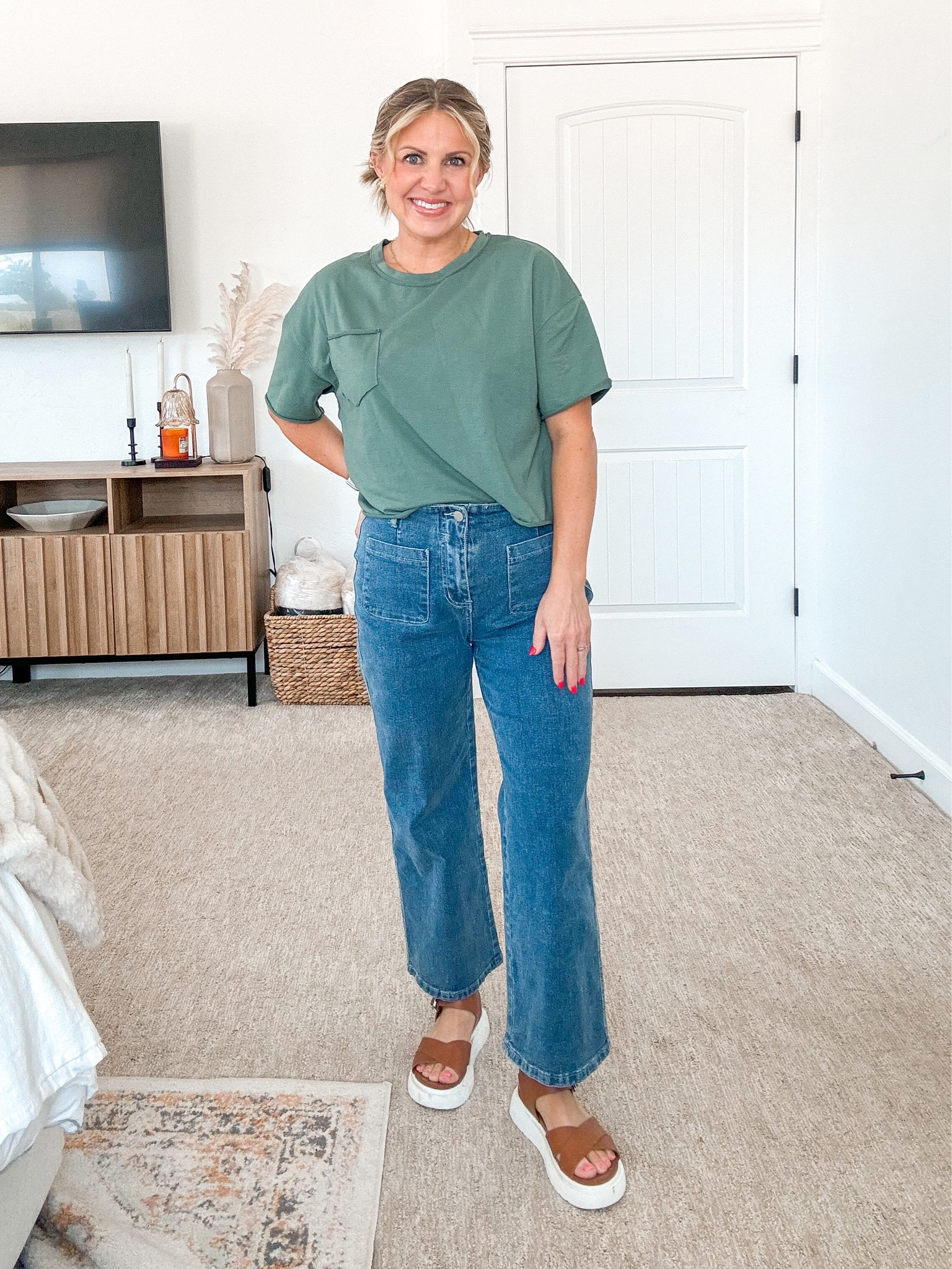 This is the best basic tee and comes in so many cute colors! These jeans are my new go tos for everyday wear! 

#fashionfinds #everydayoutfits #timelessllooks #casualchic #minimalstyle

#LTKfindsunder100