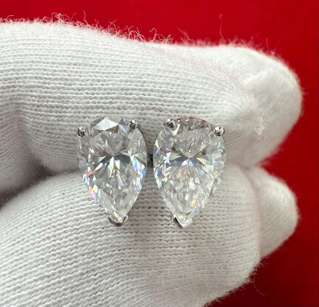 1.00 ct to 5.00 ct Pear Shape Moissanite Stud Earrings in Screw Back | Etsy (US)
