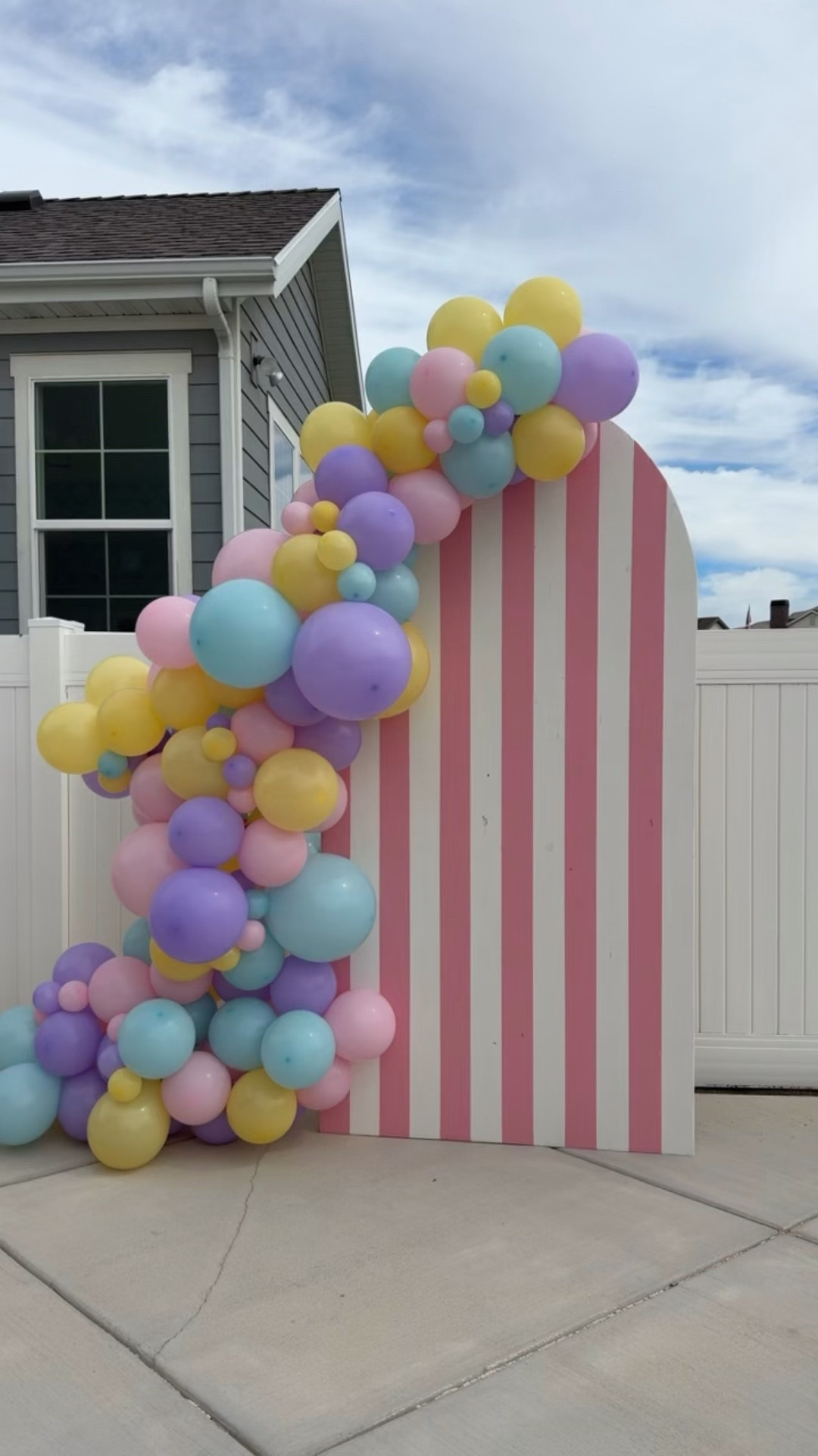 This balloon arch turned out so cute!!! Balloons are from Target!! 🎉

#LTKSeasonal