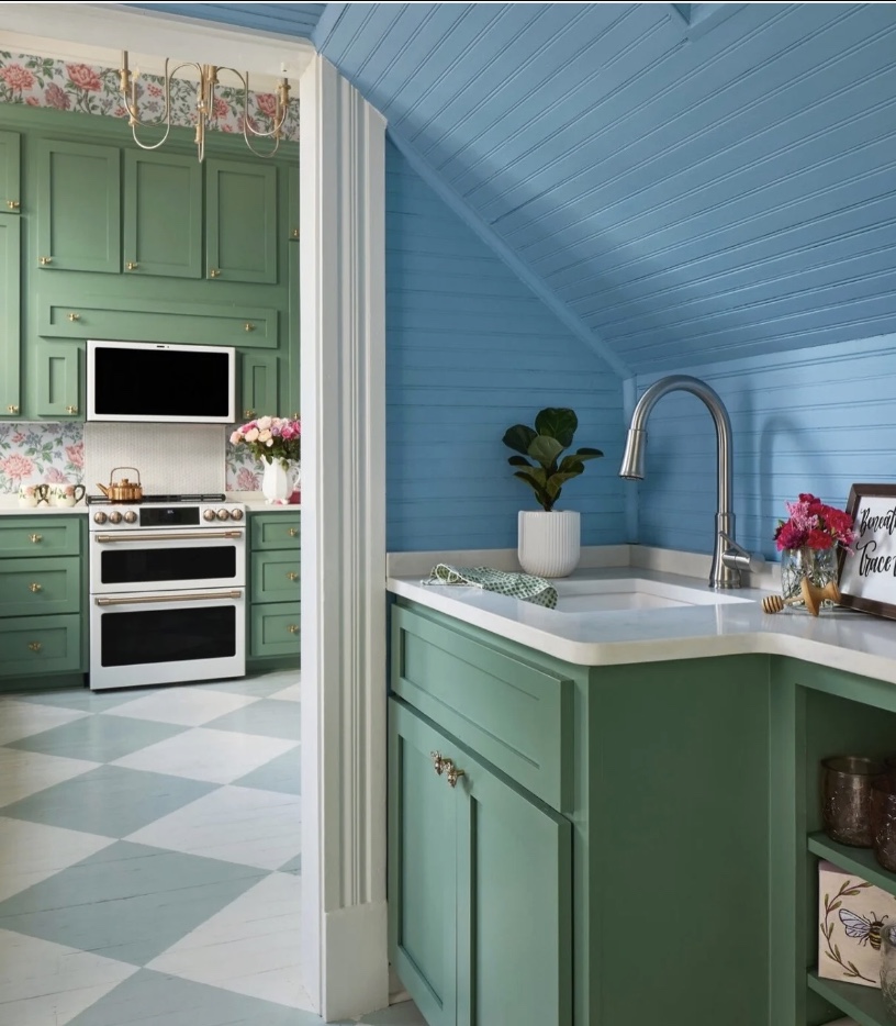 The butler pantry in The Fuller White House!


Home, home decor, spring, spring home decor, spring home decor inspo, living room, living room finds, futon, kitchen, kitchen finds, kitchen decor 




#LTKOver40 #LTKHome