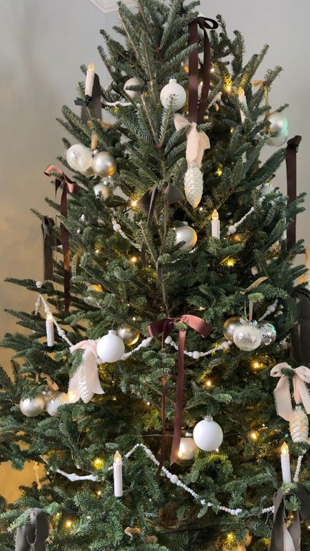 Shan’s simple and neutral Christmas tree decor 🌲

#LTKSeasonal #LTKHoliday #LTKhome