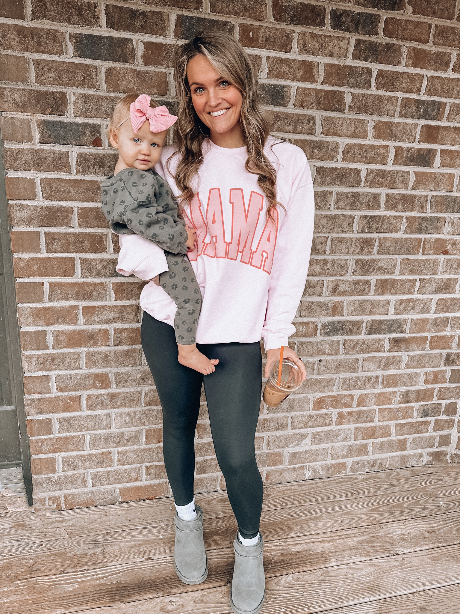  mama sweatshirt pink sweatshirt casual outfit 

#LTKstyletip #LTKSeasonal #LTKworkwear