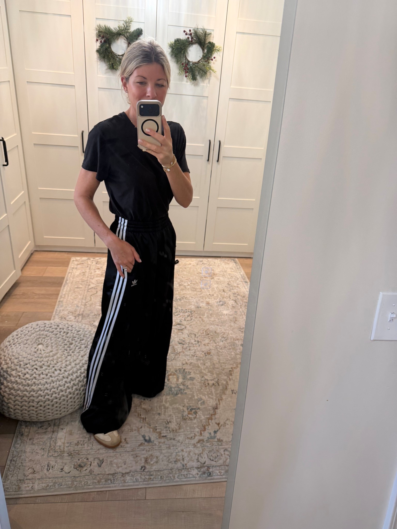 Out with the yoga pants! I’m all about these cozy wide leg track pants this season

#LTKStyleTip #LTKSaleAlert #LTKSeasonal