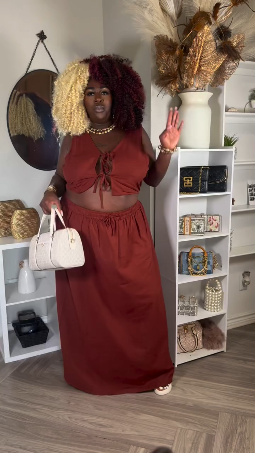 Quick fit check. Tell me what you think. Rate 1-10 🤎 

Set @boohoo 
Shoes @stevemadden 
Bag @michaelkors 
Bracelets @scnobysjewelry 
Necklace @enroutejewelry_ 

#boohoo #fitcheck #ootd #theselfcarefestival @hairandglam_dfw @theselfcarefestival #dallascontentcreator