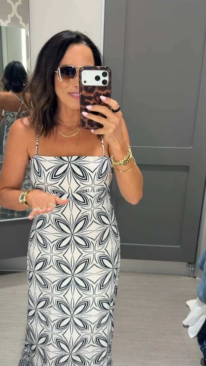 This Target maxi dress is SO flattering 🤍🖤 the print, the open back detail, the fit… obsessed. Wearing the XS! #targetstyle #targetfinds #maxidress #summerstyle #affordablefashion #vacationoutfit #targetfashion #ootd