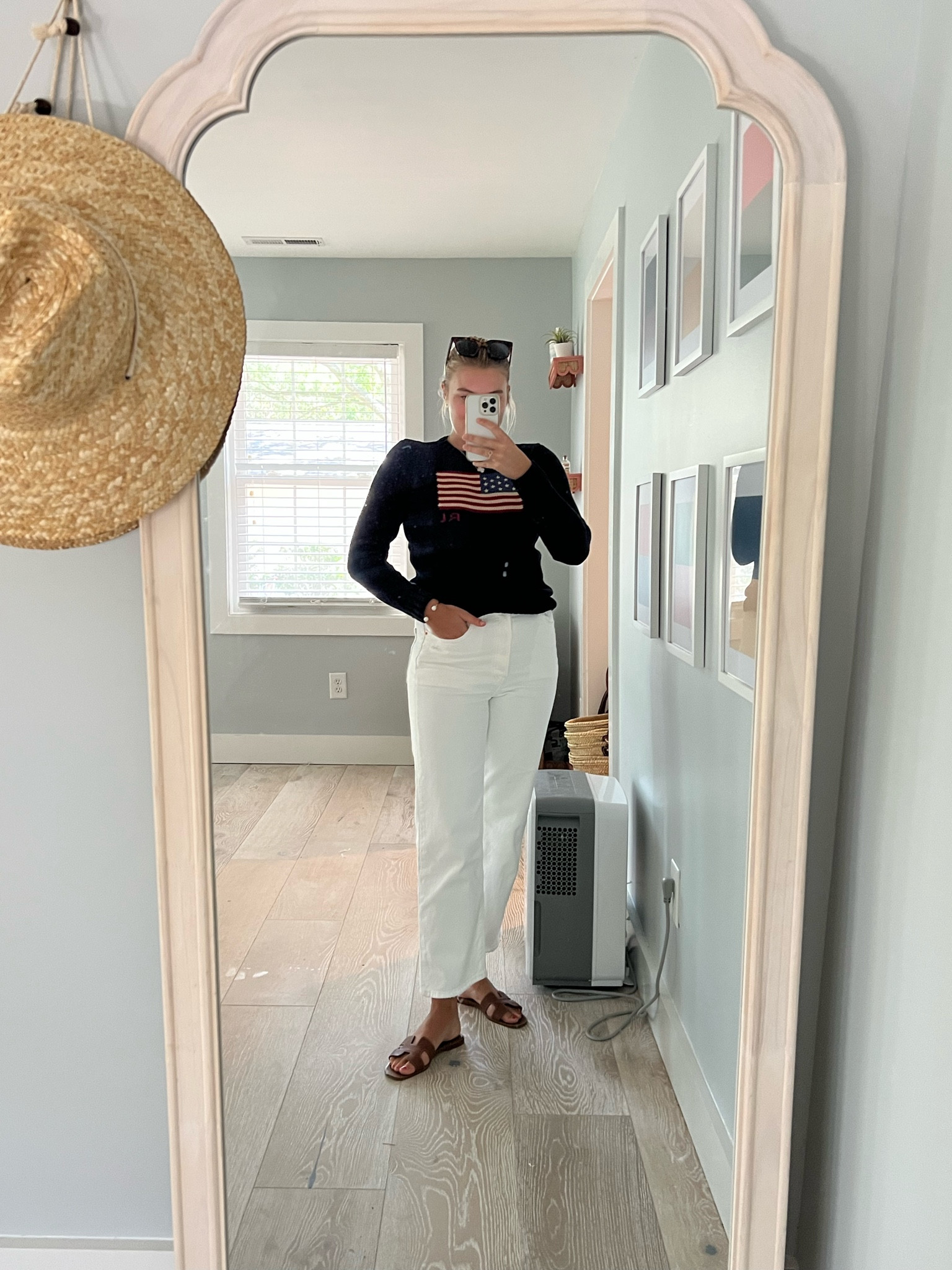 Favorite white jeans! 

#LTKFind #LTKsalealert #LTKSeasonal