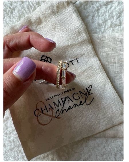 Kendra Scott rings from champagneandchanel Emily Travis collection!



#LTKFindsUnder100 #LTKSeasonal #LTKStyleTip