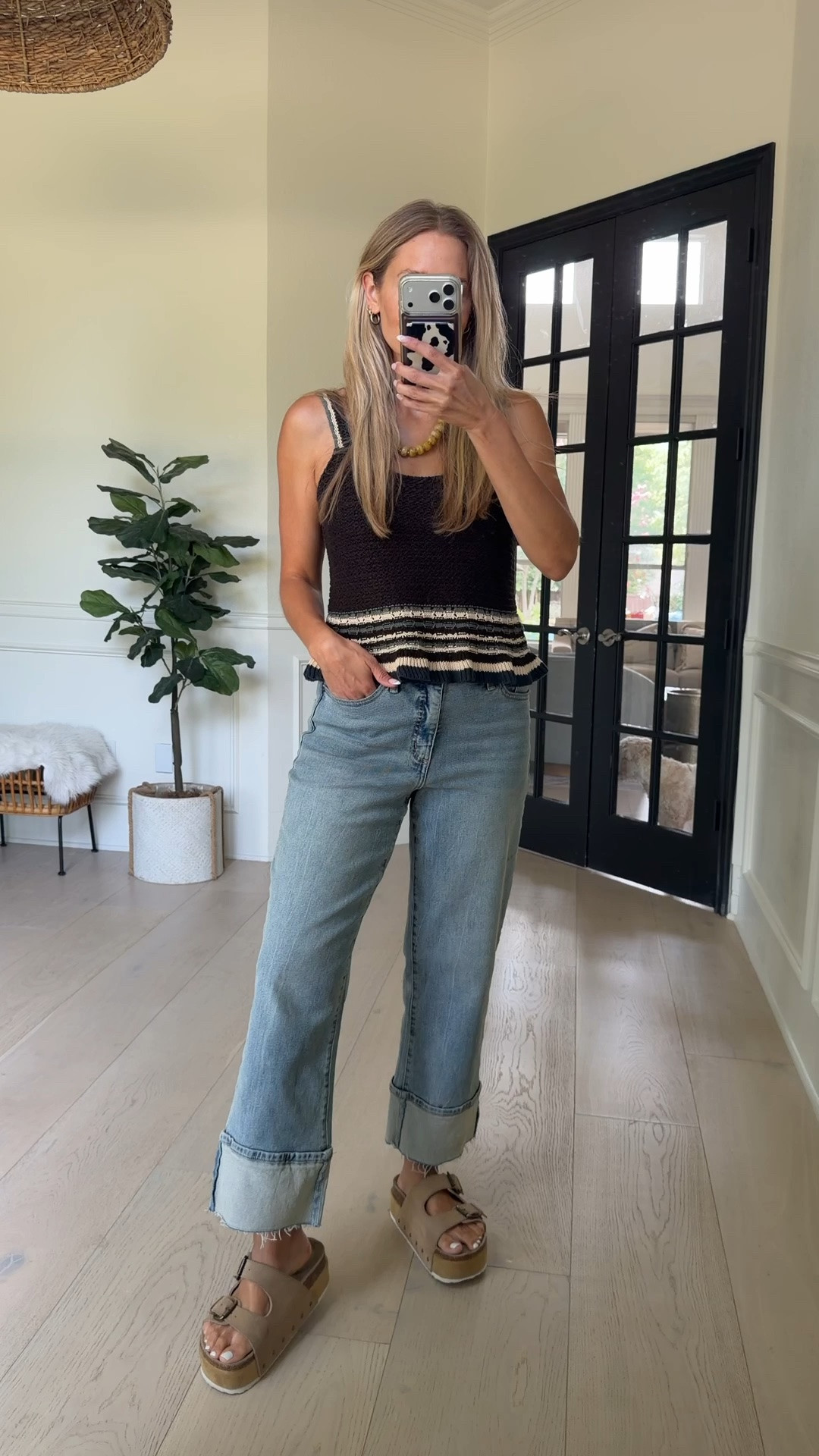 🤍 Tank giving Zara and pants giving Abercrombie! 

Wearing size s / my tts