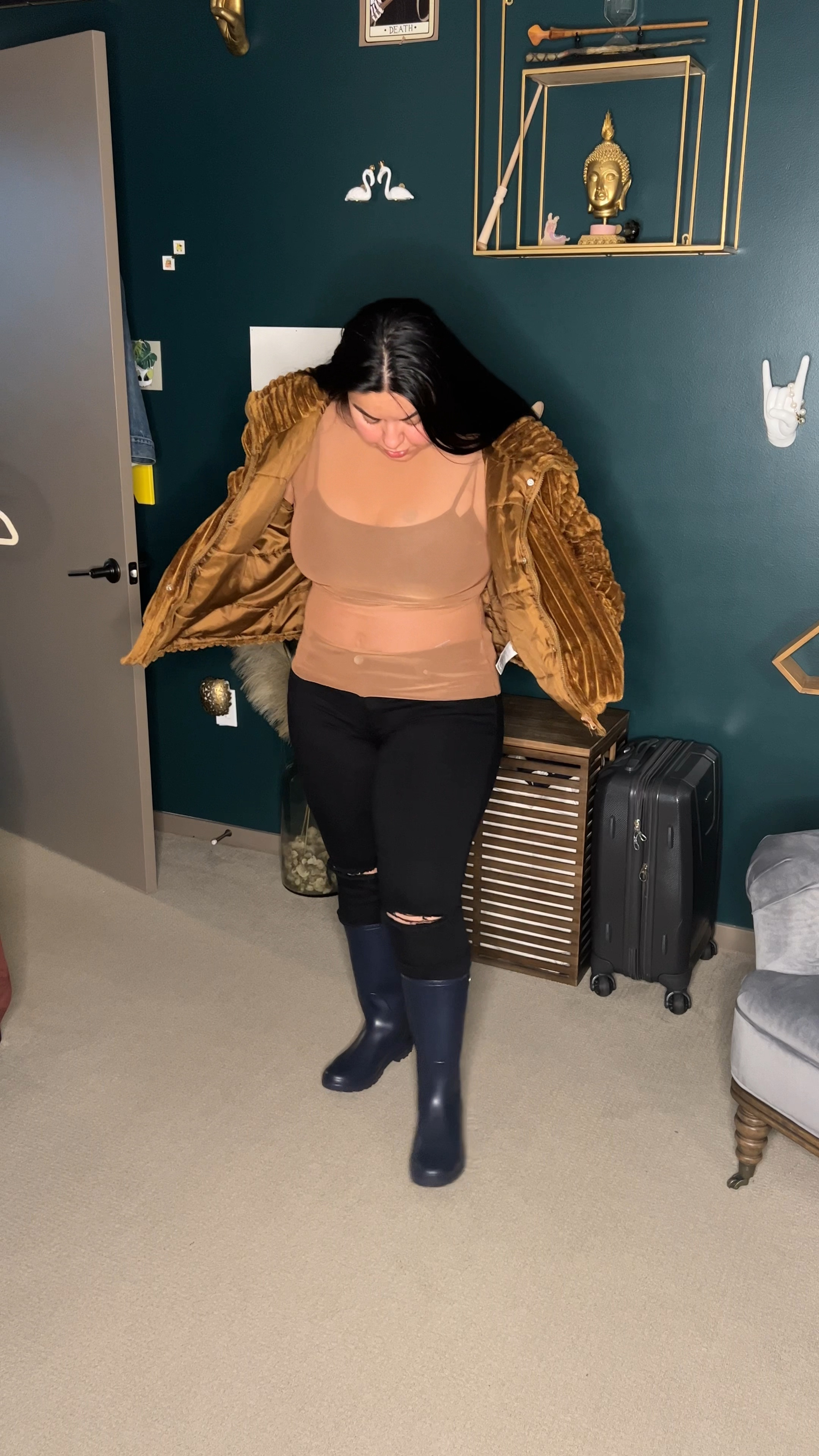 Getting dressed to go out on our second attempt to have dinner at Ruthies. Plot twist: we got there at 4:30 to find out that they are closed until January 😂🤪 my luck lol 

Final fit
Pants: @PAIGE 
Top: @AFRM 
Shoes: @UGG® 
Jacket: BDG by @Urban Outfitters 
Perfumes: #giorgioarmani & @Jo Malone London 

#inspiration #outfit #falloutfit #falloutfitinspo #latina #fyp #fypシ #style #grwm #letsgetready #fashiontok

#LTKstyletip #LTKSeasonal #LTKcurves