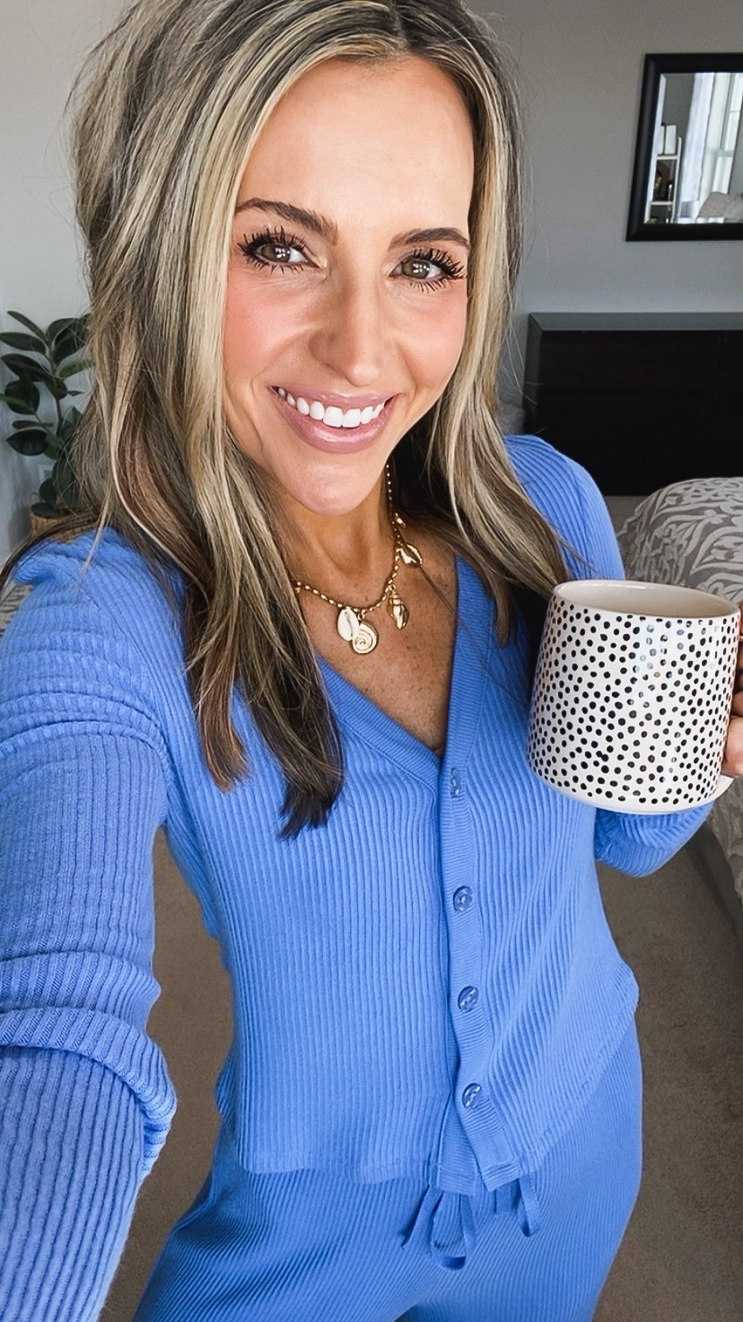 The coziest soft ribbed material!! What yall want to put on the second you walk into the house after a long day 🙌 wearing xs 

#LTKmorningroutine #LTKmomlife #LTKgrwm