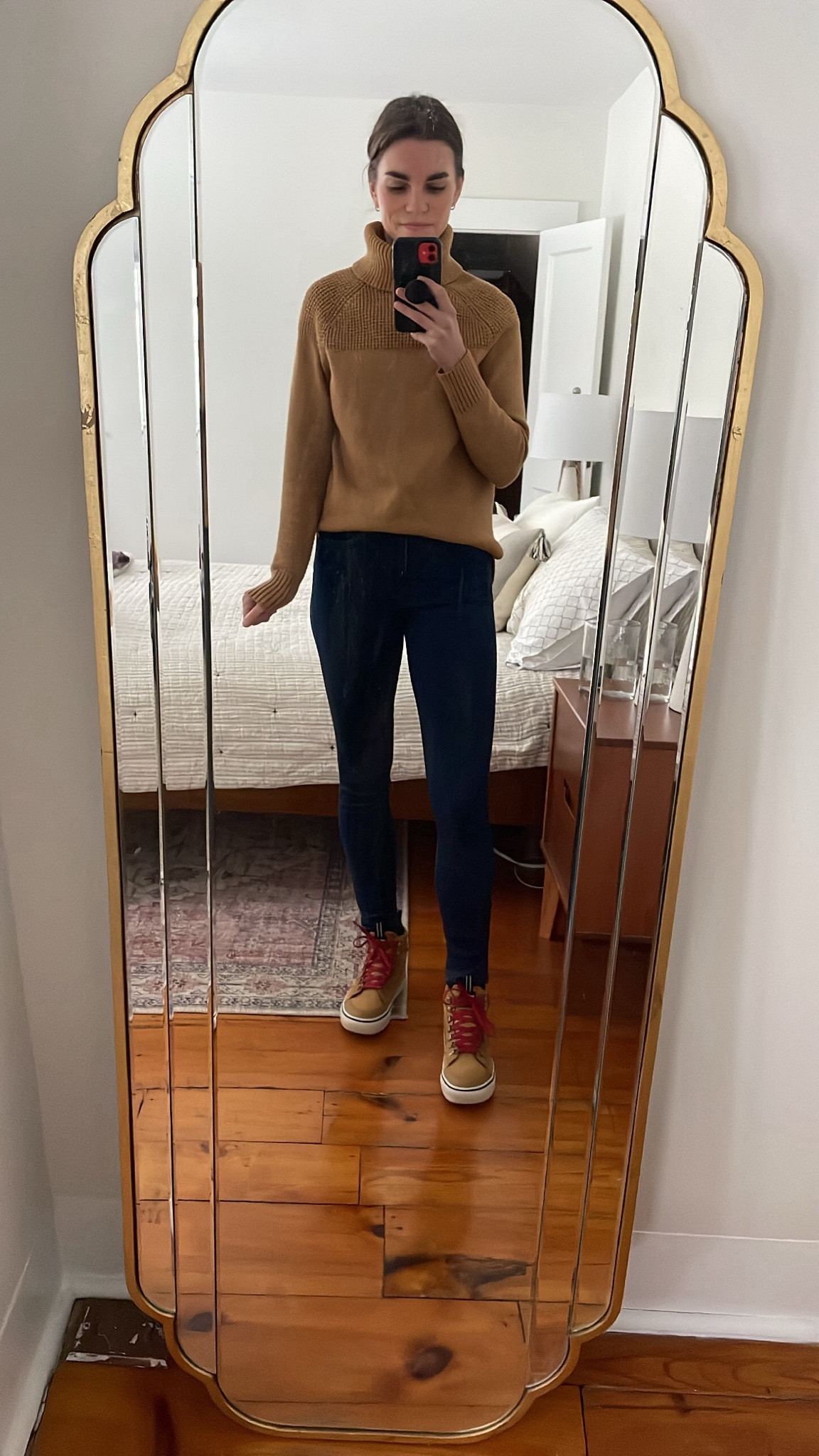 My new favorite winter kicks!! Fully waterproof & super warm. Wearing size 7  