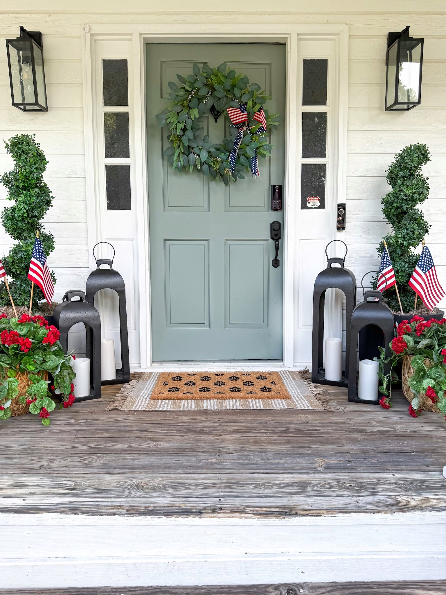Summer front porch

Simple touches, big impact 🇺🇸

A little ribbon + a few flags = easy summer porch vibes.

#LTKHome #LTKSeasonal #LTKStyleTip