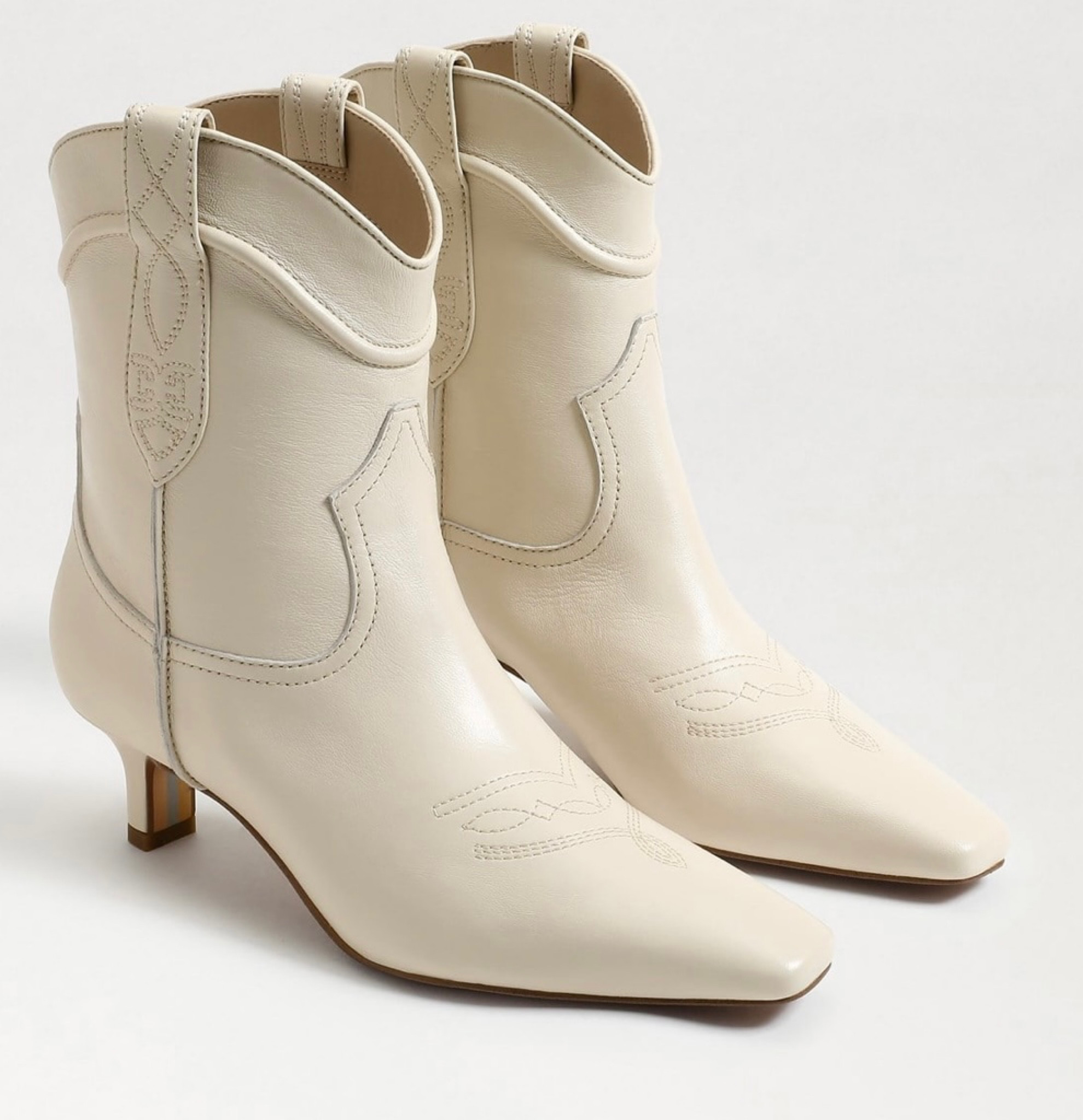 Obsessed..! These come in multiple
Colors too!