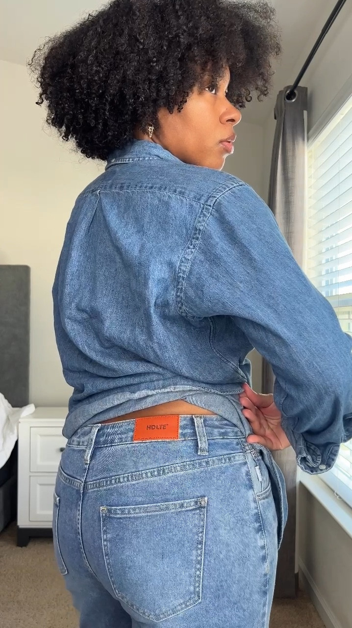 These @genleck wide leg jeans are the perfect transitional piece. 

I can wear this to pick up a pumpkin spice latte or cheer at my son’s football game. 

Don’t walk, RUN to check out @genleck ‘s other styles! 

#Genleck #GenleckJeans #AmazonFashion

Genleck | Genleck Jeans | Amazon Fashion | OOTD | Fall Outfit | Fall Fashion | Fall Style |OOTD | Summer Transition Outfit | Denim on Denim | Women’s Jeans | Wide Leg Jeans | Style | The Kourtney 

#LTKFindsUnder50 #LTKVideo #LTKMidsize