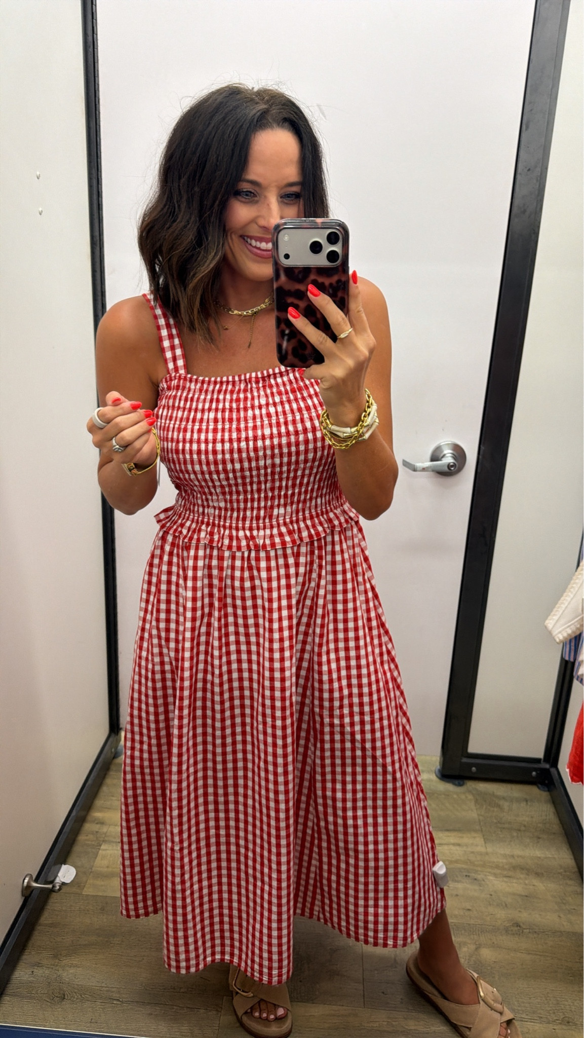 Y’all know I can’t pass up a cute gingham dress. ❤️

The smocked top makes it fit so well and the length is perfect. This is one of those easy outfits that looks cute without even trying.

Size XS
5’3 for reference